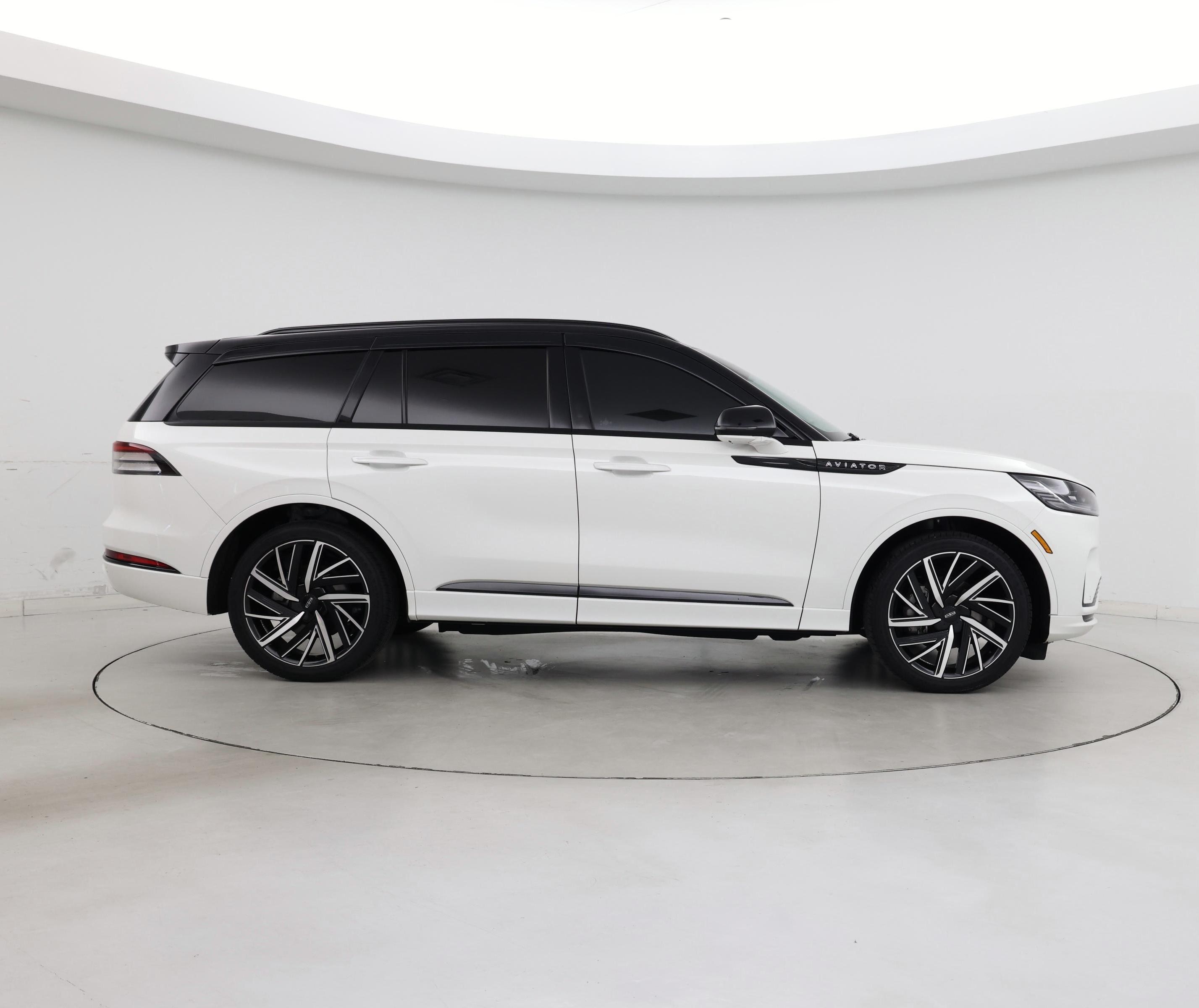 Thumbnail: 2025 Lincoln Aviator - 7