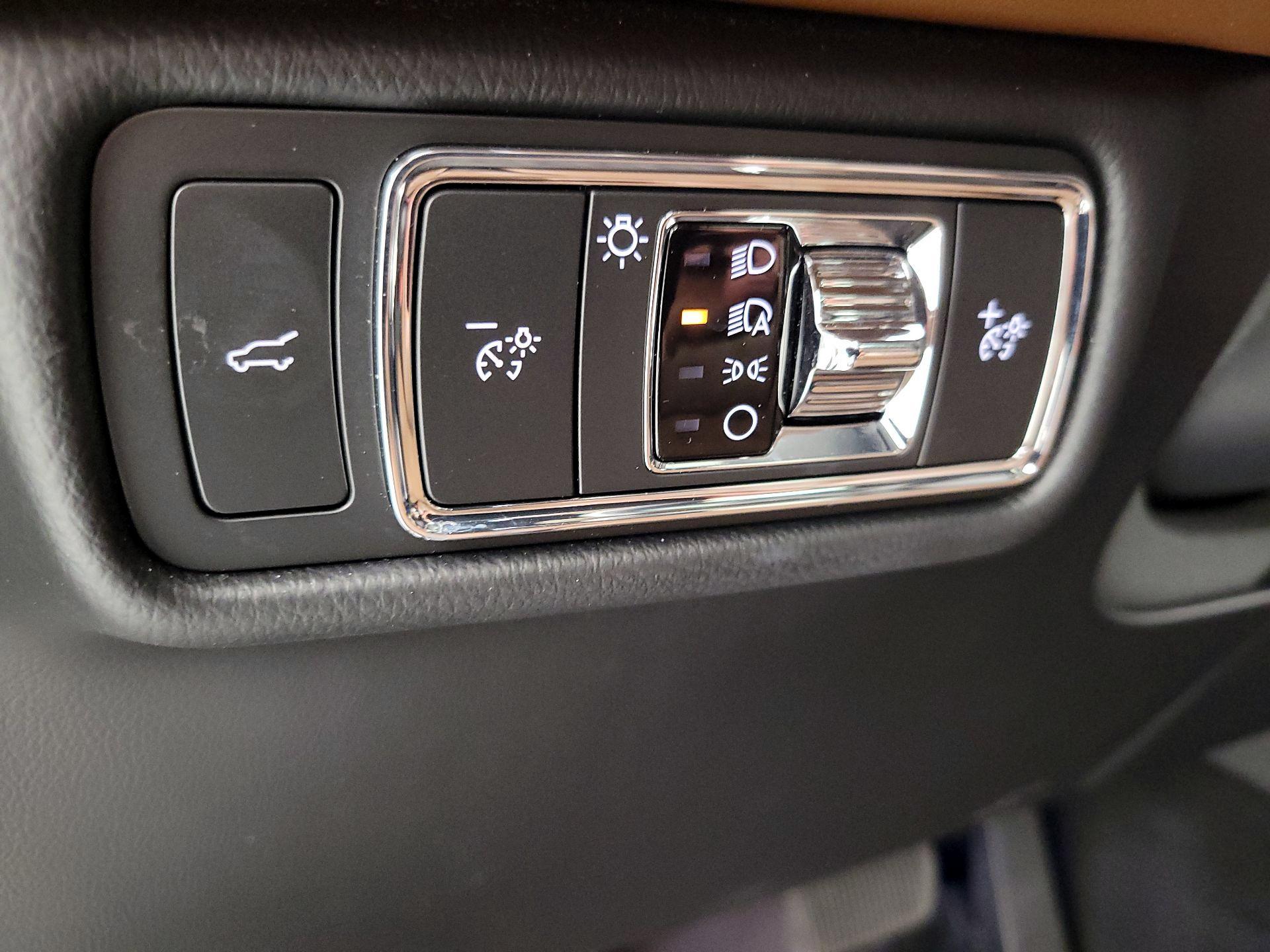 Thumbnail: 2023 Lincoln Aviator - 13