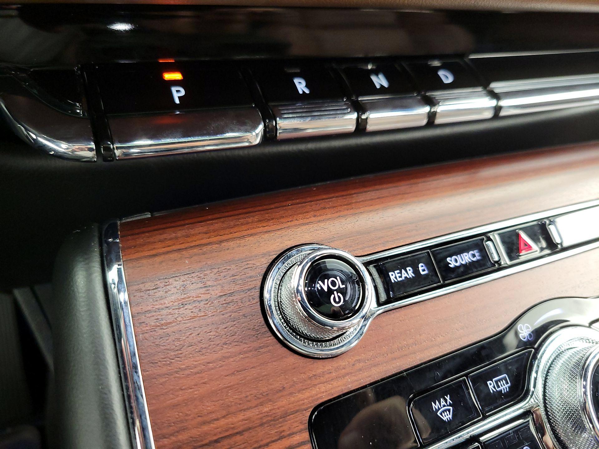 Thumbnail: 2023 Lincoln Aviator - 18