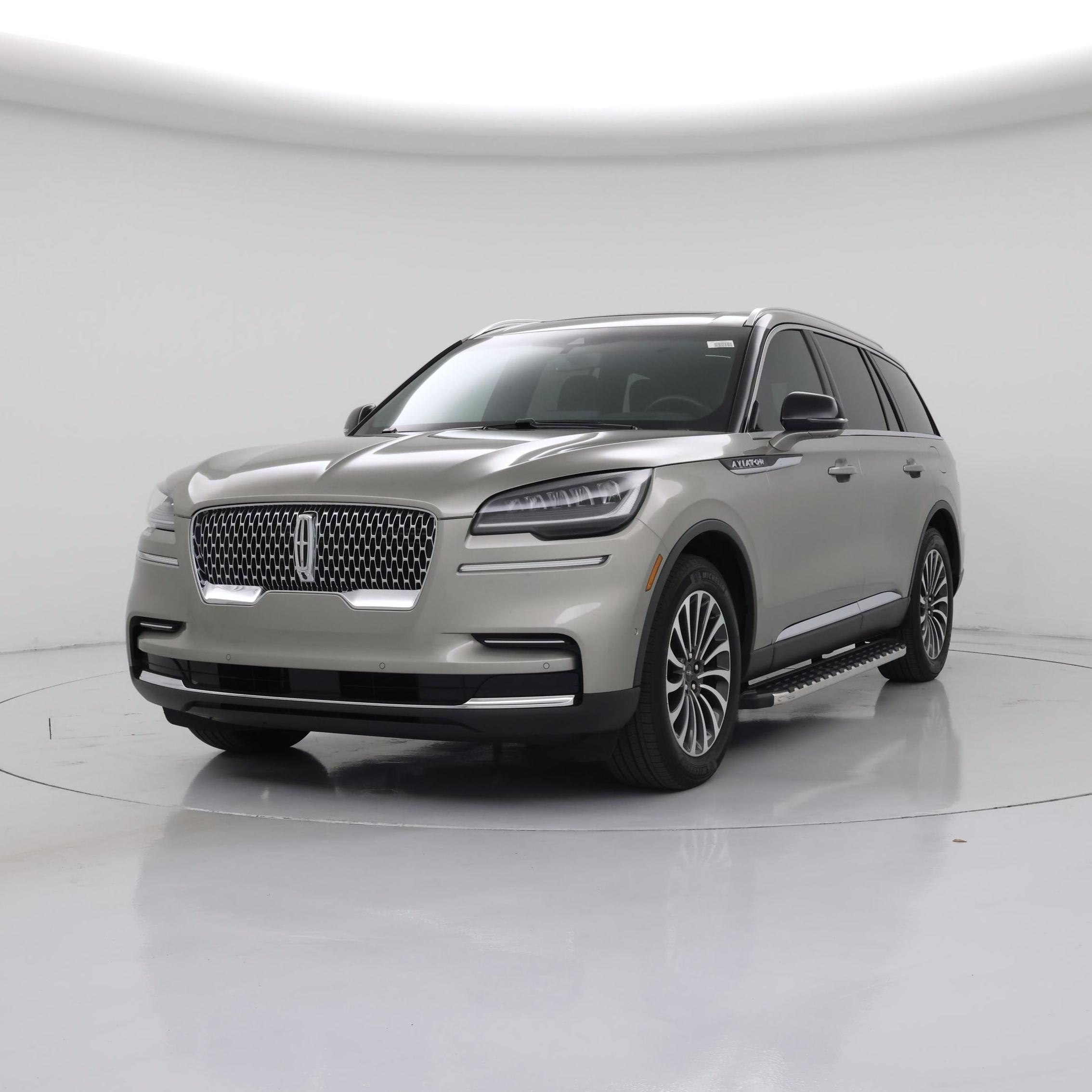 Thumbnail: 2023 Lincoln Aviator - 4