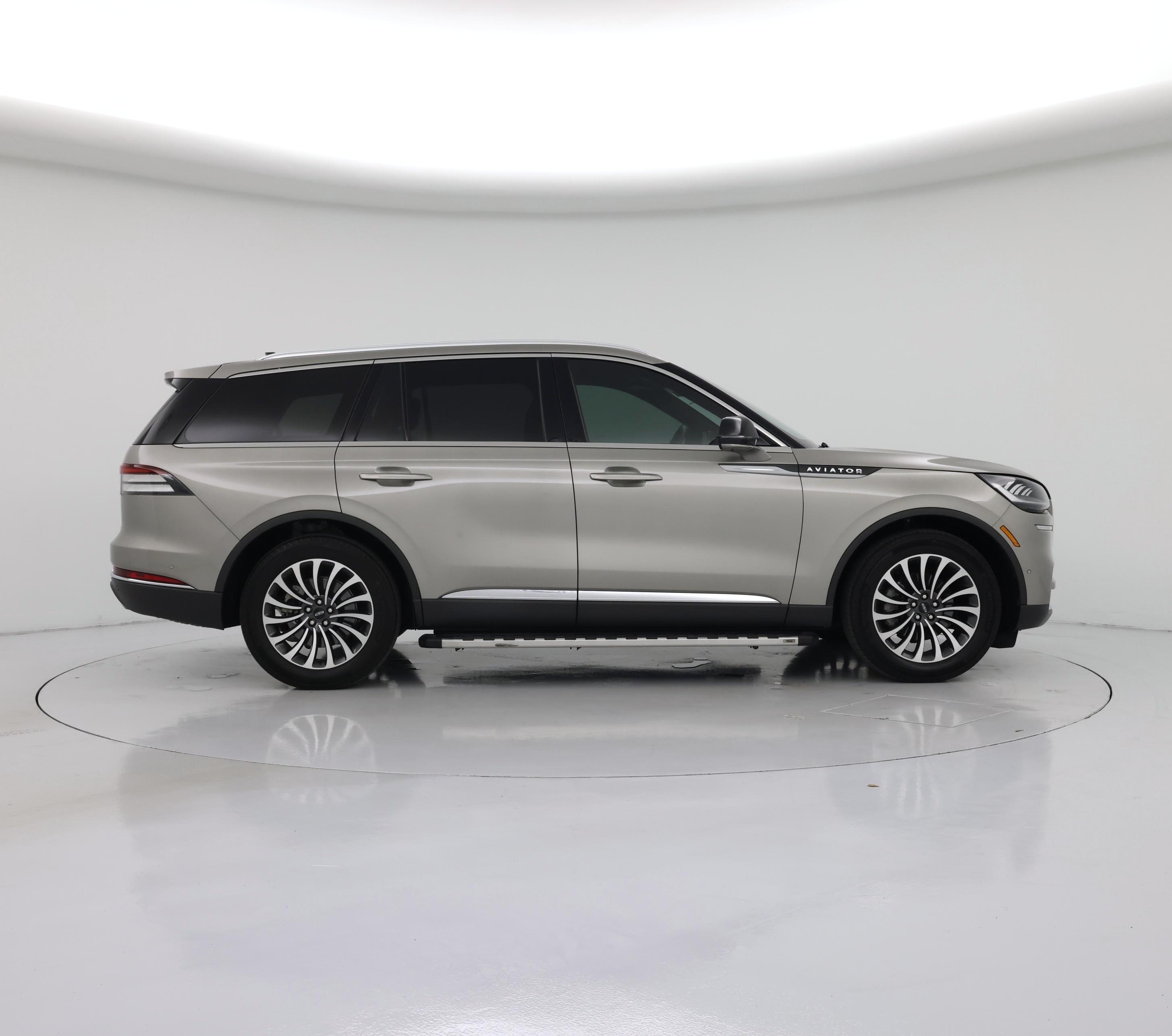 Thumbnail: 2023 Lincoln Aviator - 7