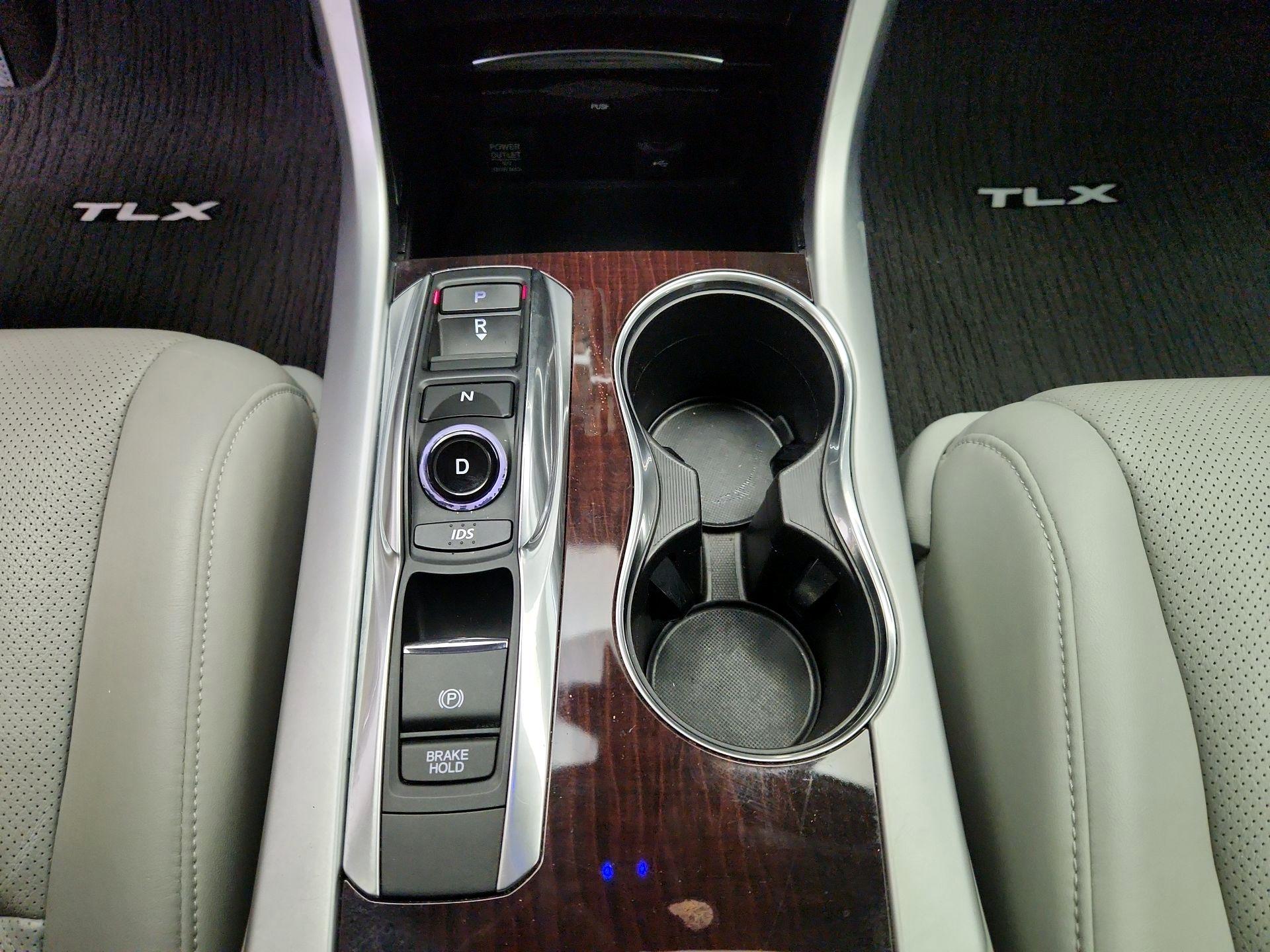 Thumbnail: 2015 Acura TLX - 18