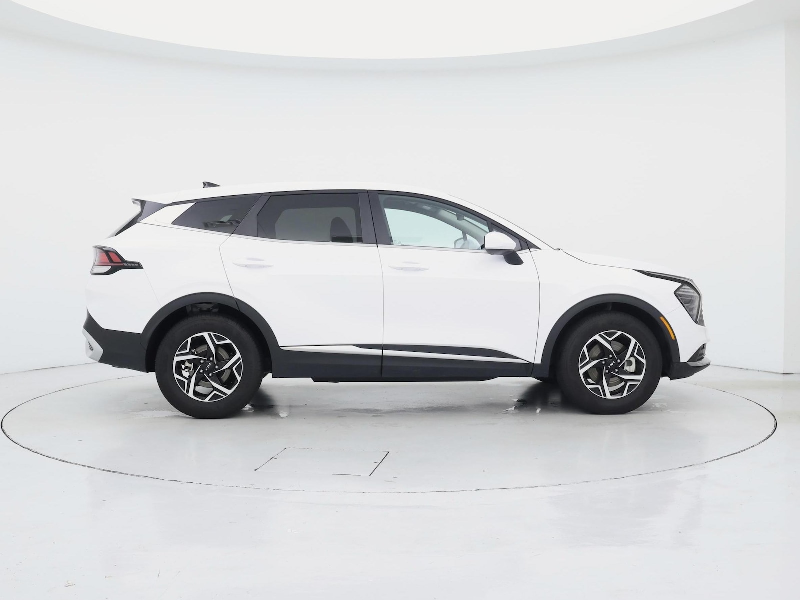 2025 Kia Sportage LX - Photo 8