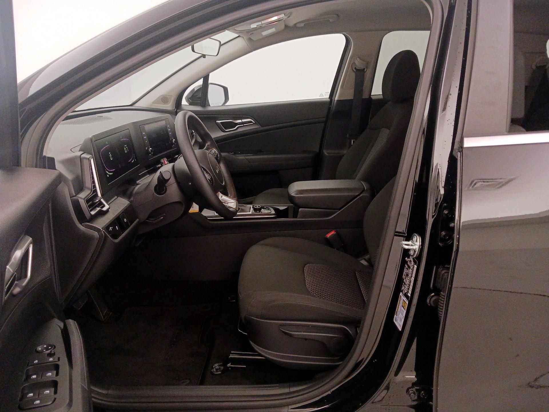 Thumbnail: 2025 Kia Sportage - 11