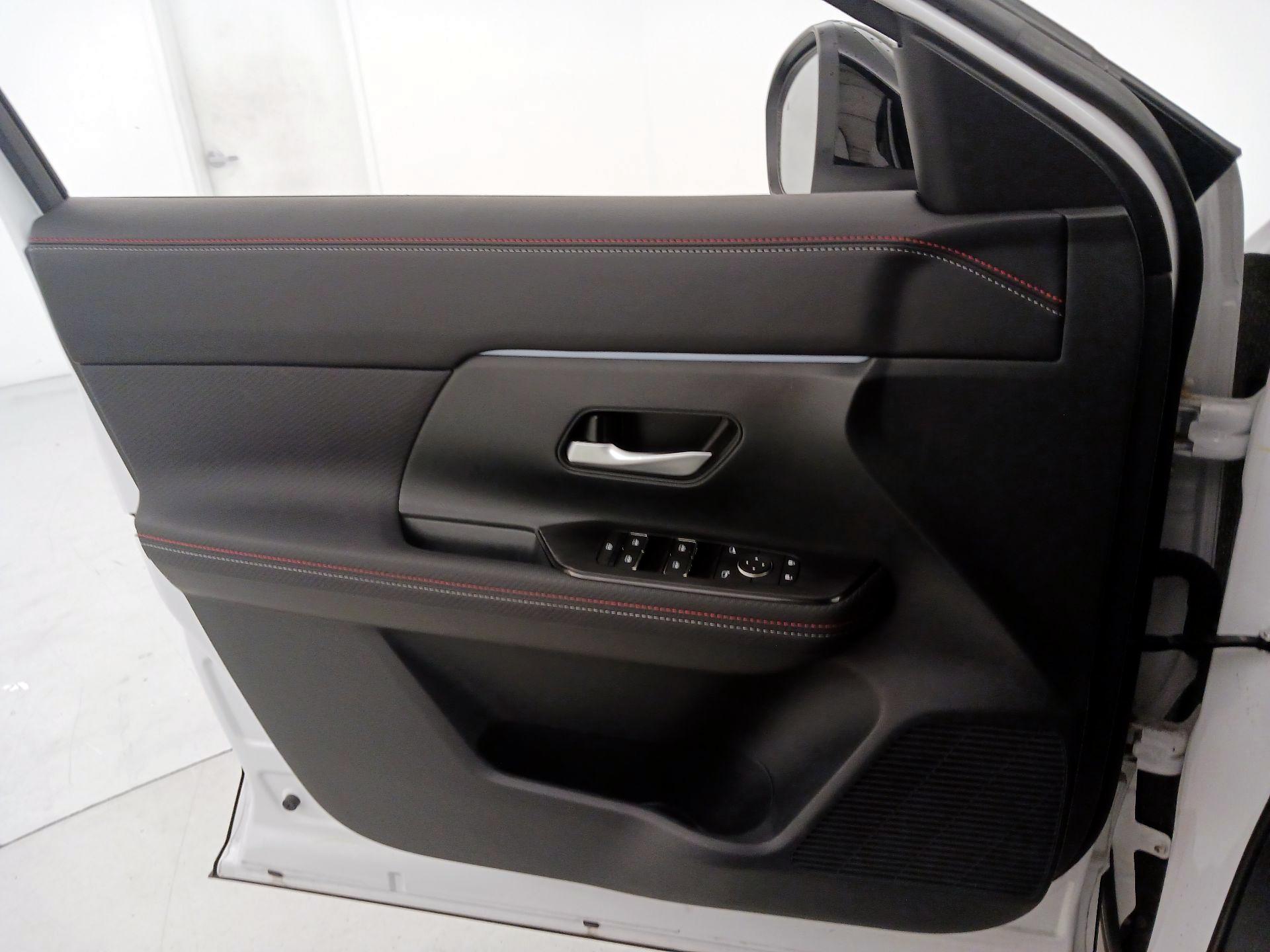 Thumbnail: 2025 Nissan Kicks - 12