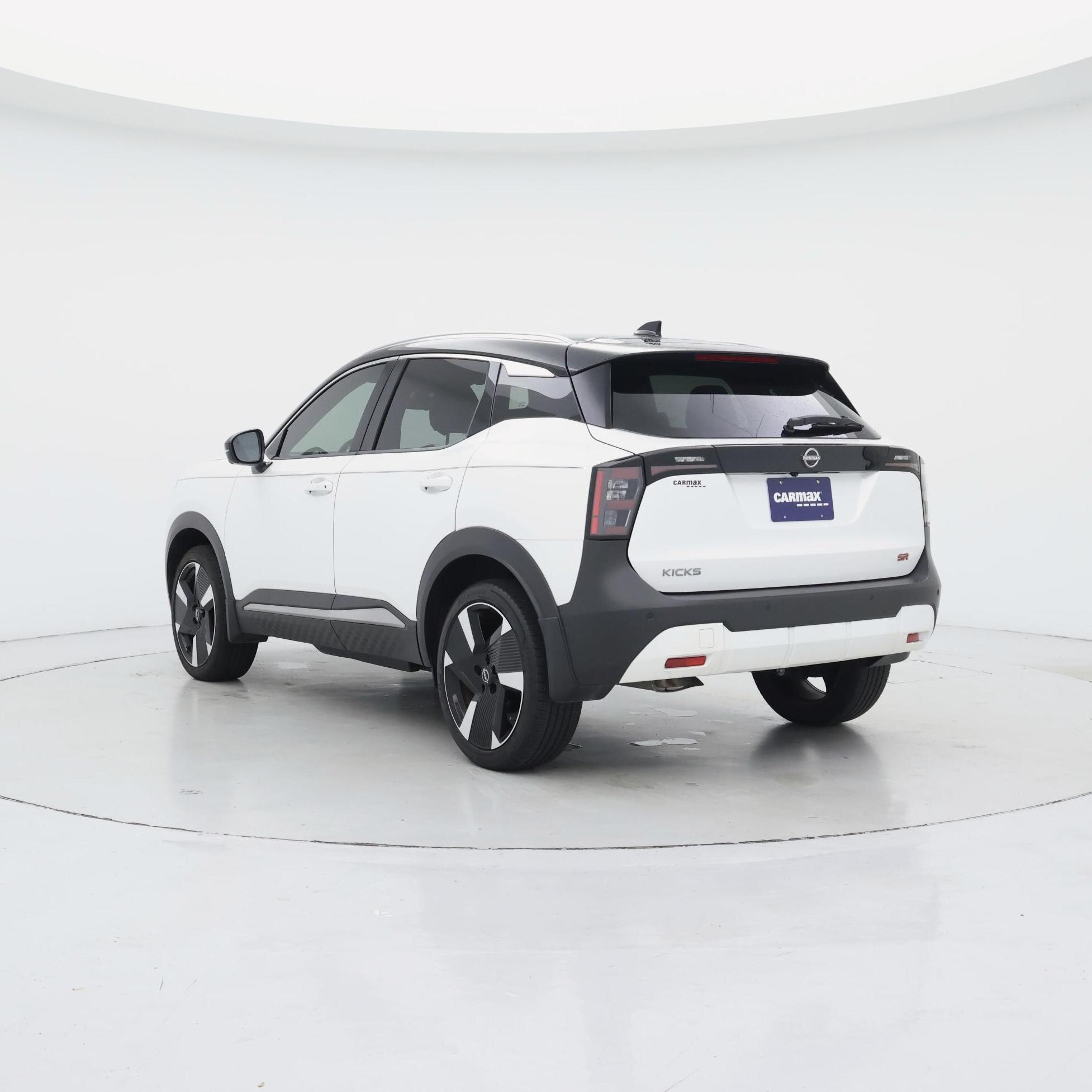 Thumbnail: 2025 Nissan Kicks - 2