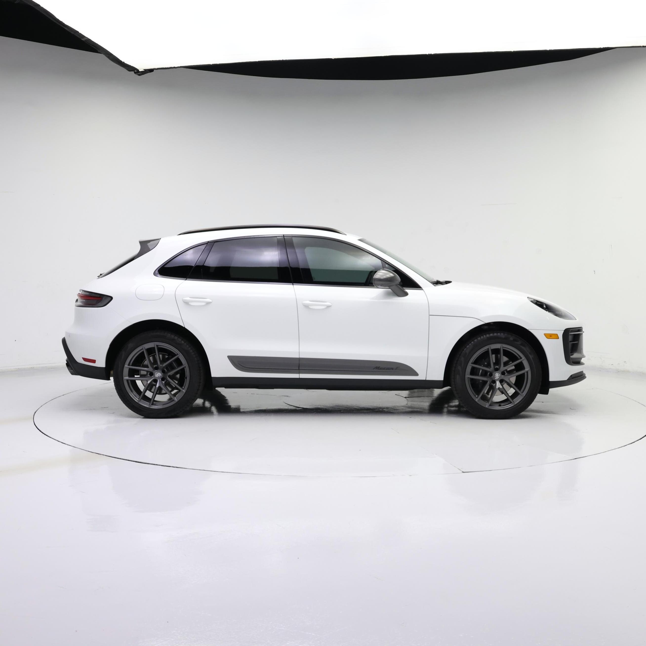 Thumbnail: 2025 Porsche Macan - 7