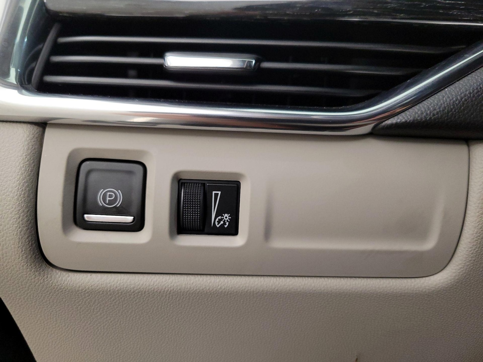 2022 Cadillac XT4 Premium Luxury - Photo 14