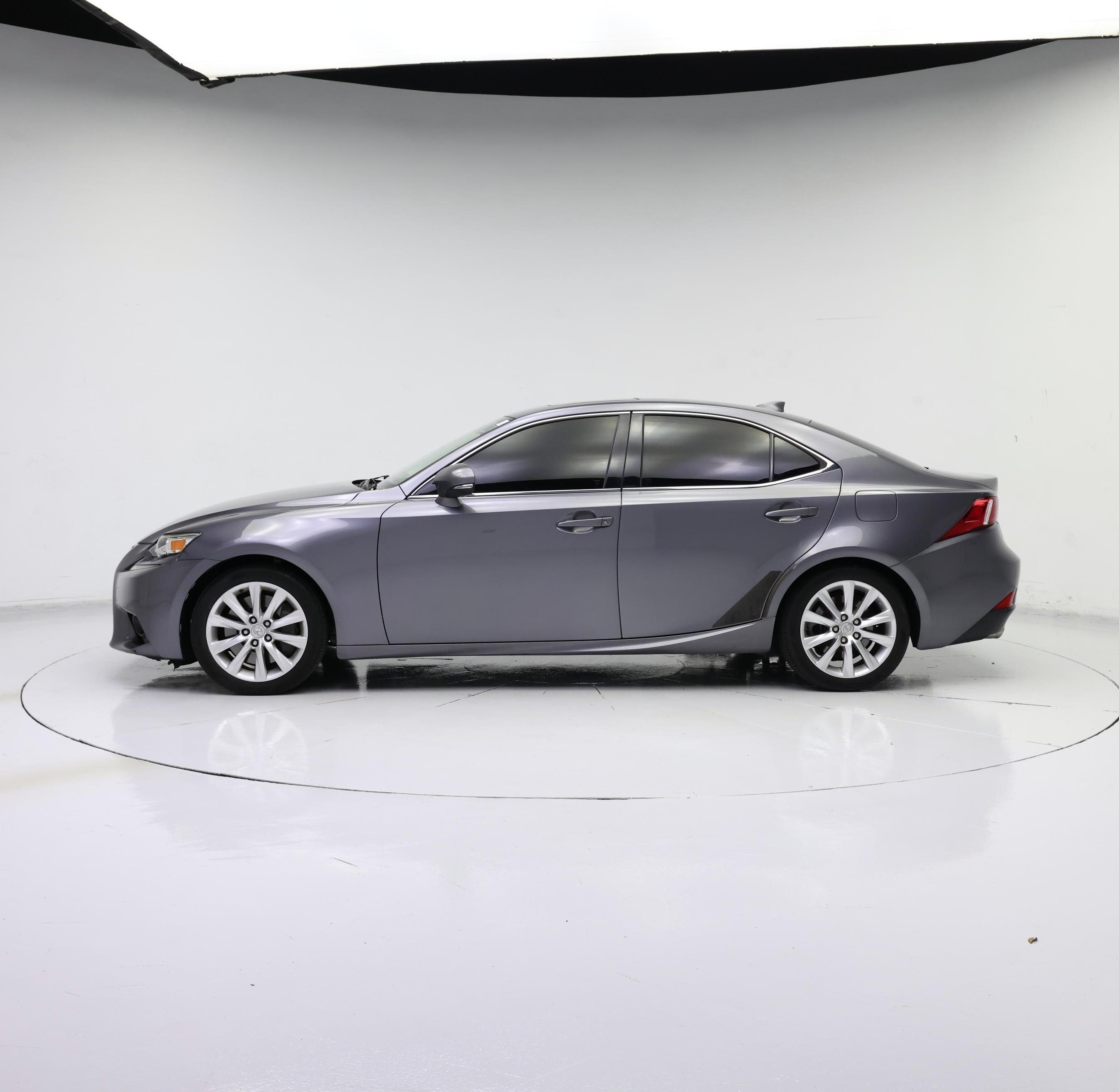 Thumbnail: 2016 Lexus IS - 3