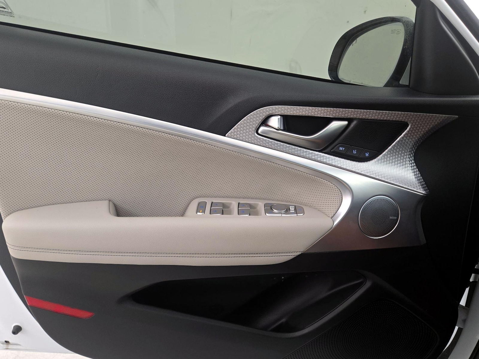 2023 GENESIS G70 Standard - Photo 13