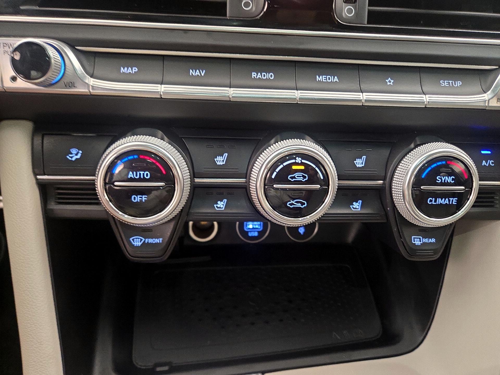 Thumbnail: 2023 Genesis G70 - 17