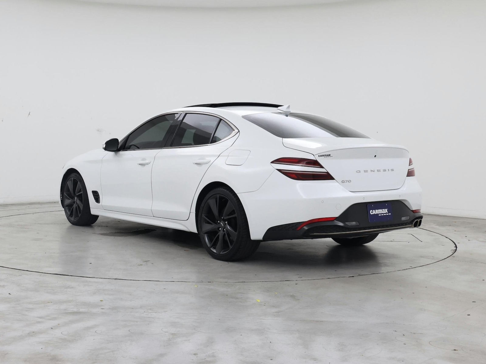 2023 GENESIS G70 Standard - Photo 3