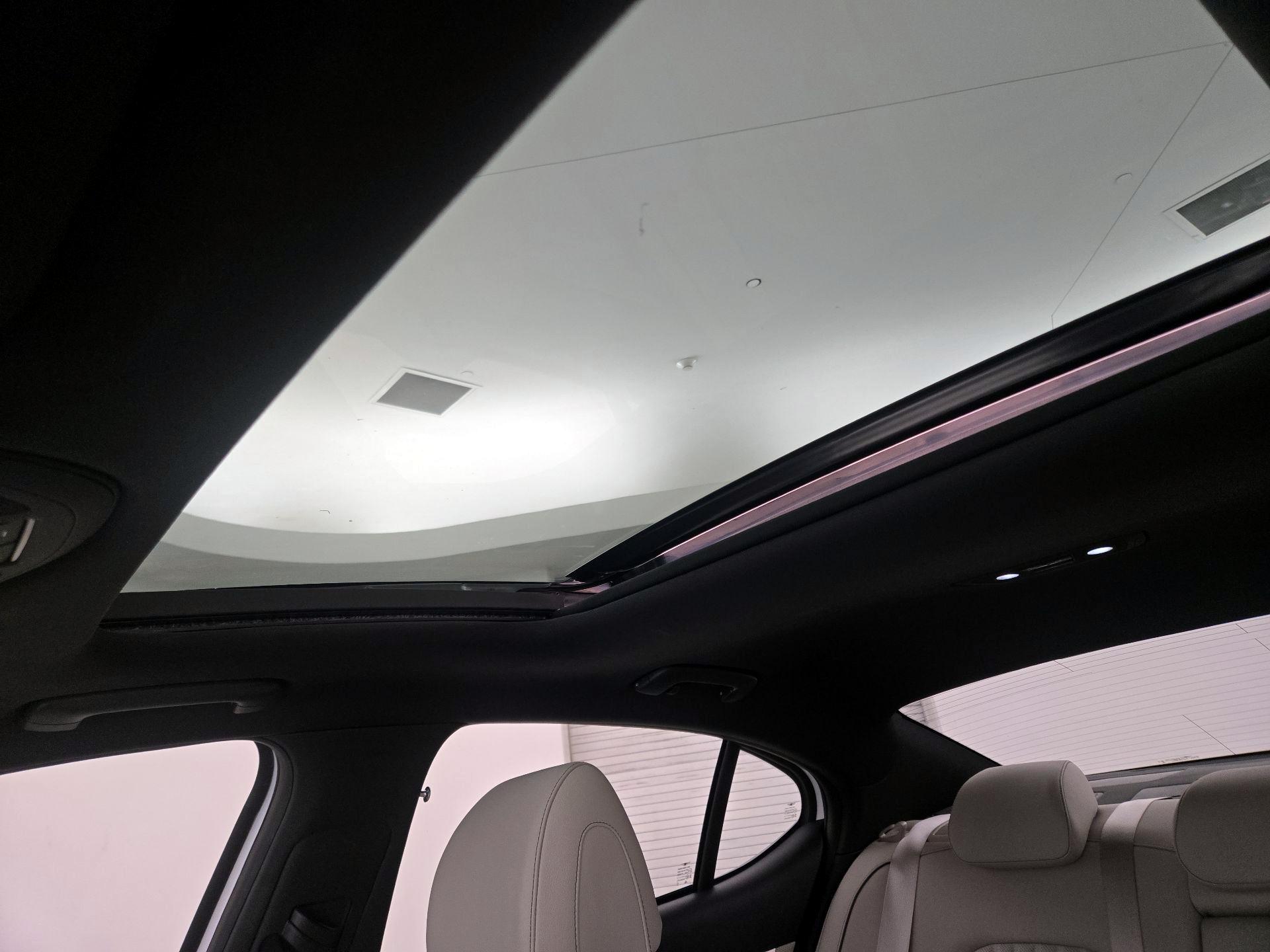 Thumbnail: 2023 Genesis G70 - 20