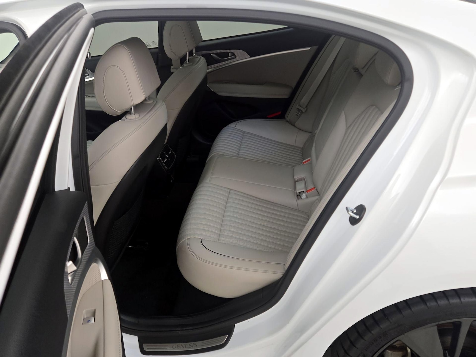 2023 GENESIS G70 Standard - Photo 22