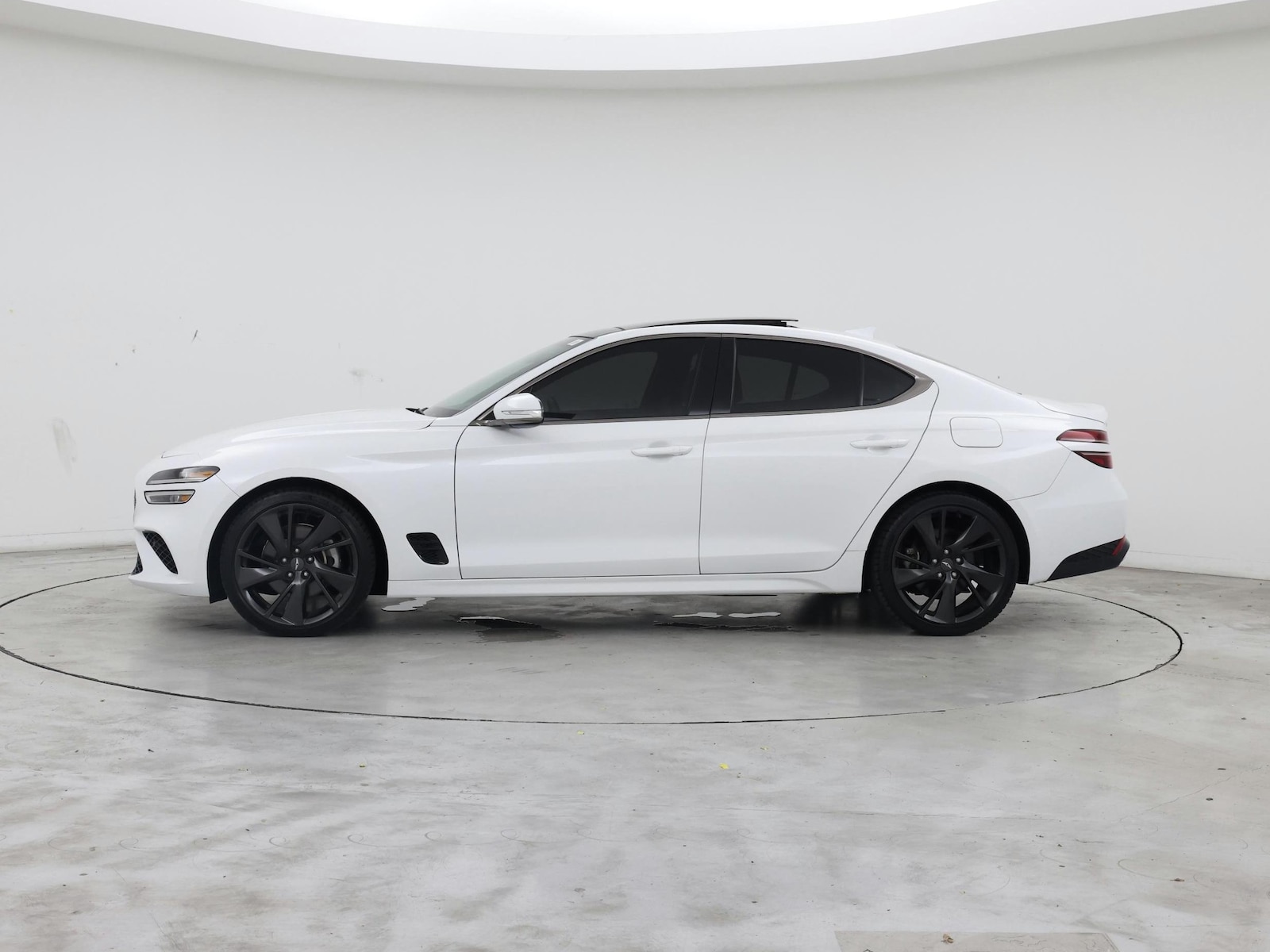 2023 GENESIS G70 Standard - Photo 4
