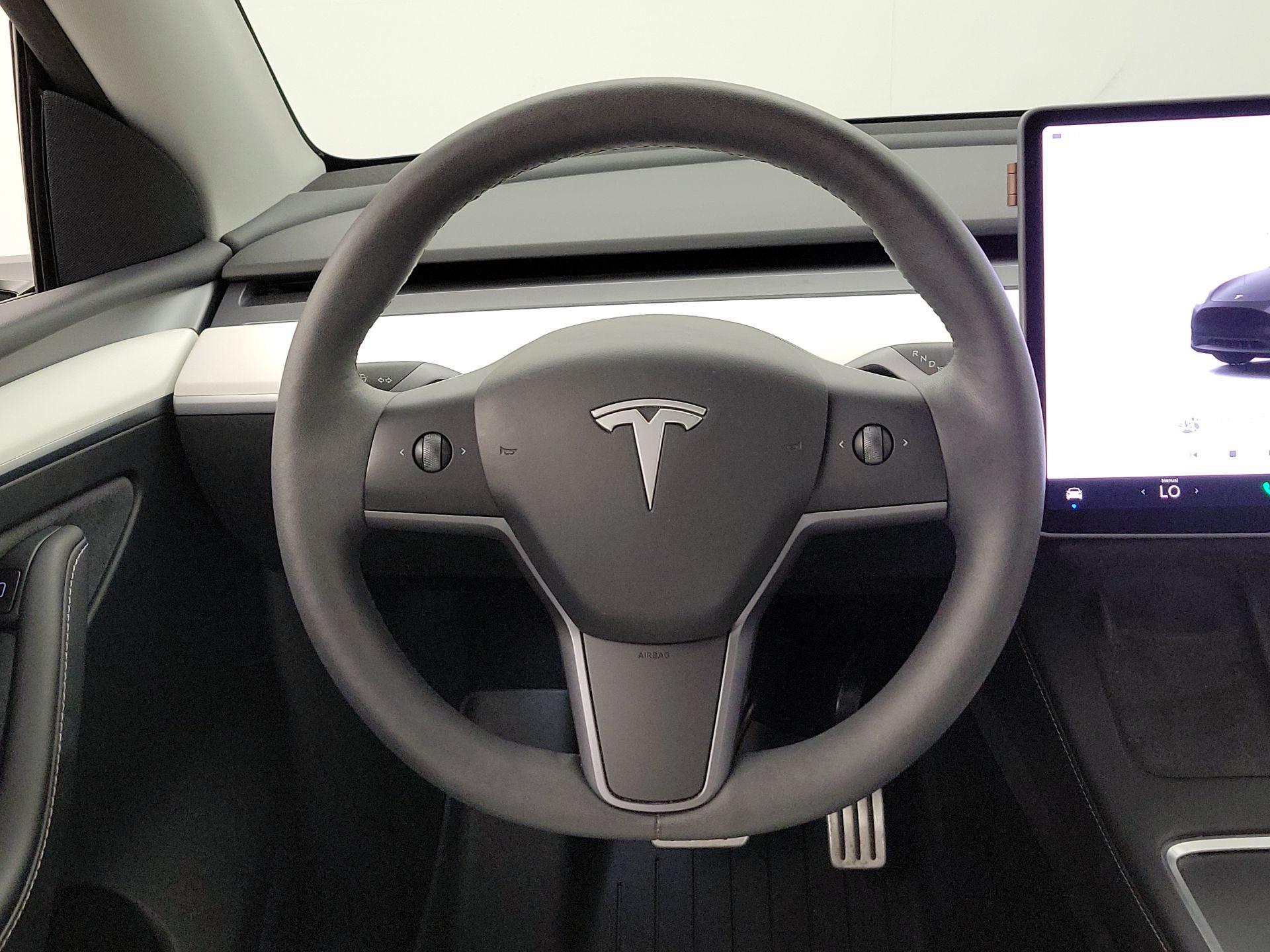 Thumbnail: 2023 Tesla Model Y - 10