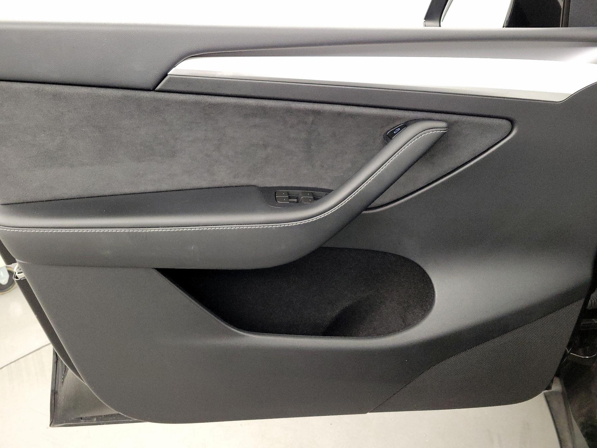Thumbnail: 2023 Tesla Model Y - 12