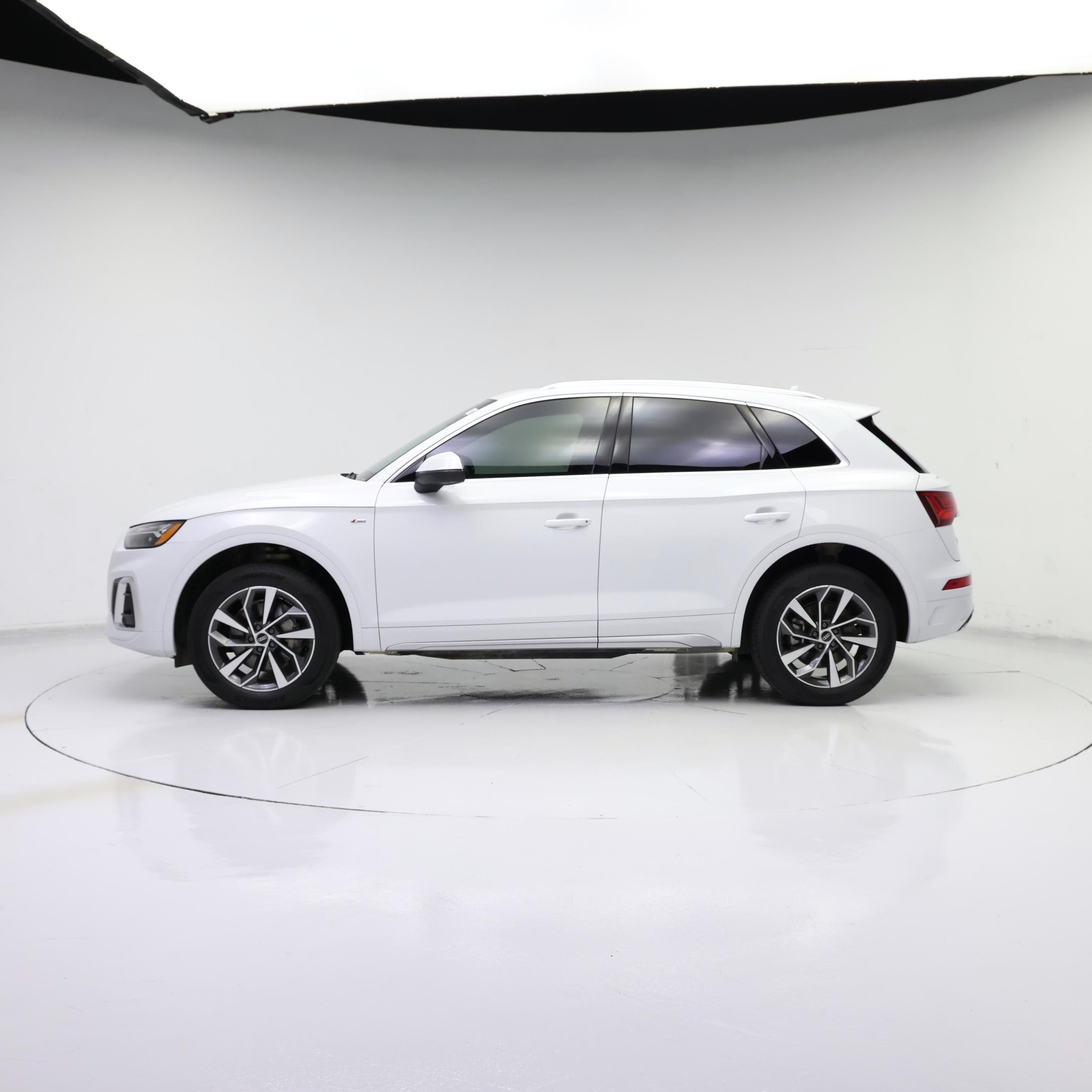 Thumbnail: 2023 Audi Q5 - 3