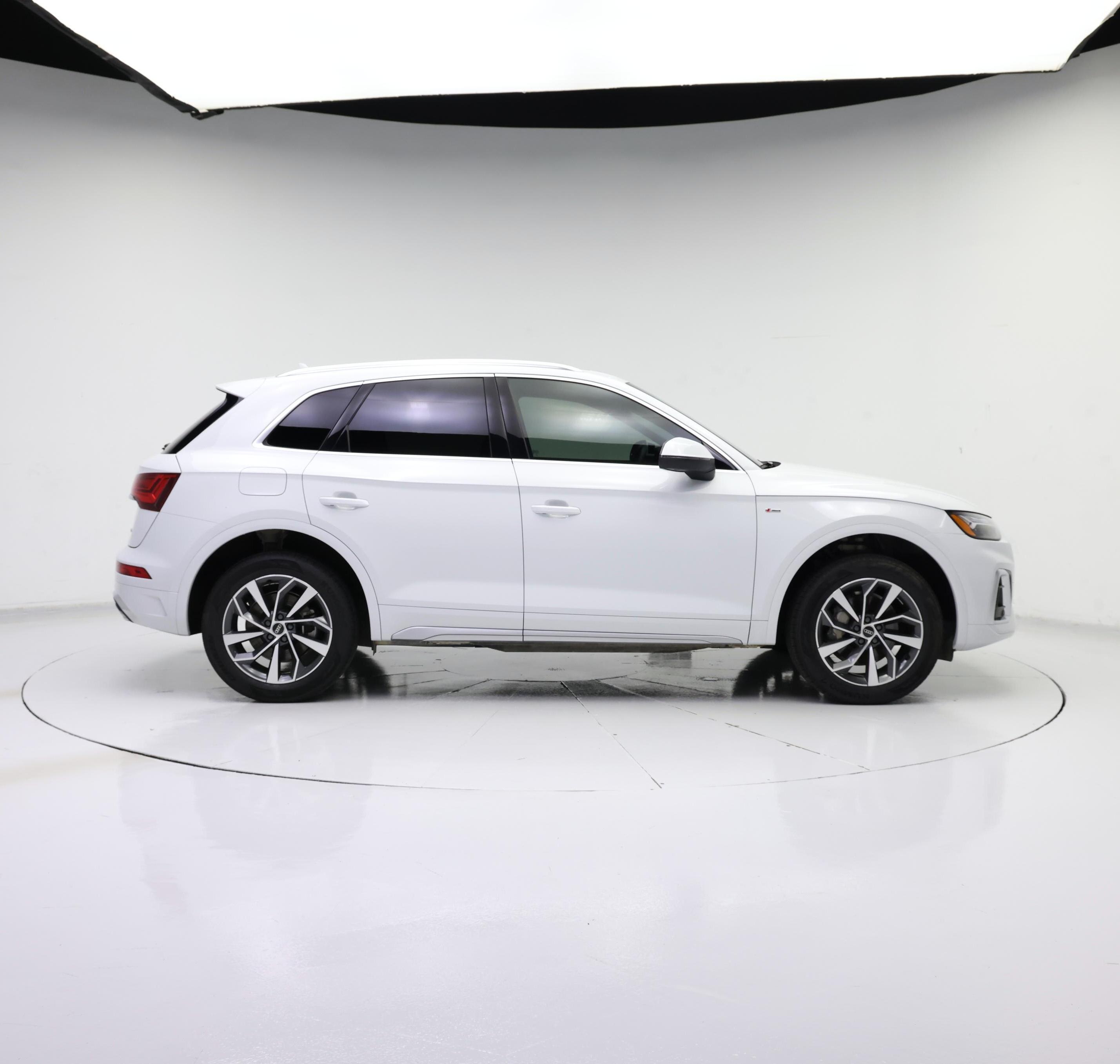 Thumbnail: 2023 Audi Q5 - 7