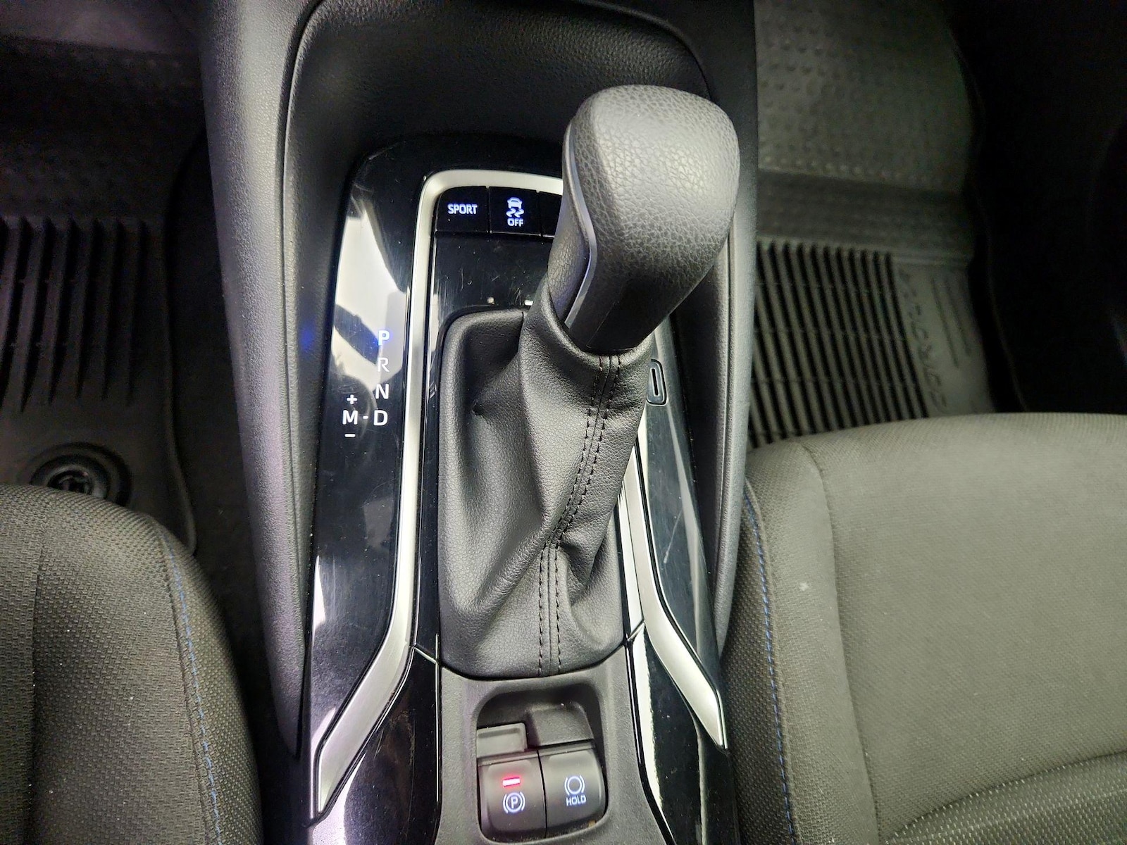 2022 Toyota Corolla SE - Photo 18