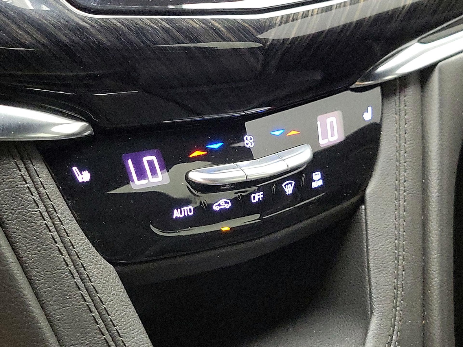 2020 Cadillac XT6 Premium Luxury - Photo 18