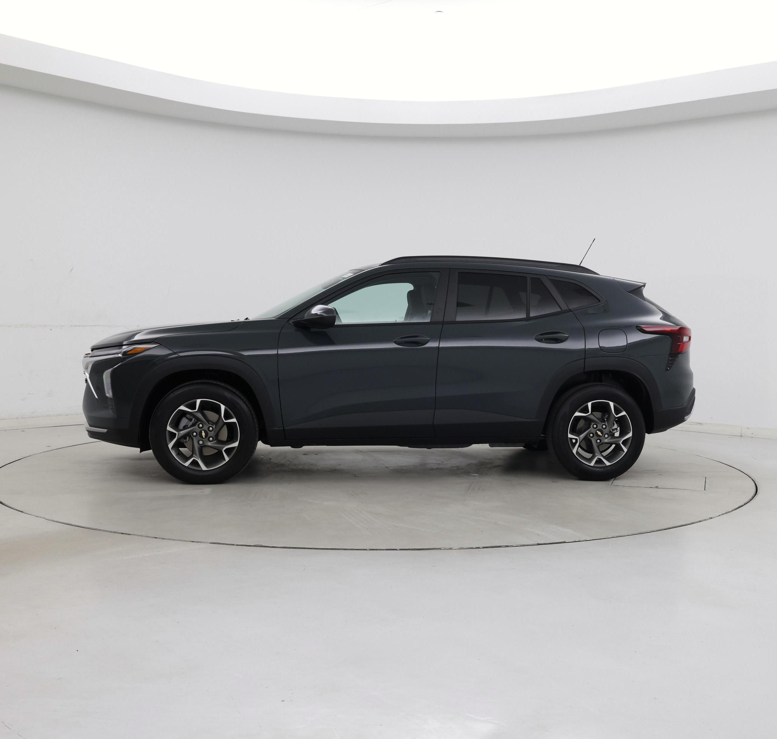 Thumbnail: 2026 Chevrolet Trax - 3