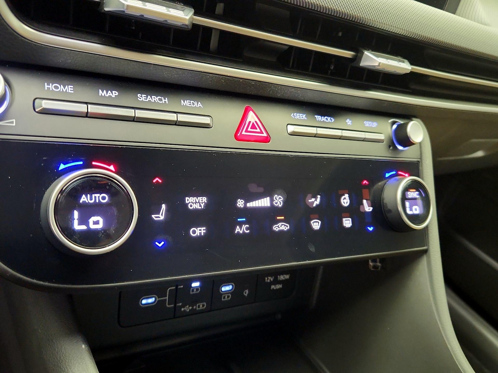 2024 Hyundai Sonata Hybrid Limited - Photo 18