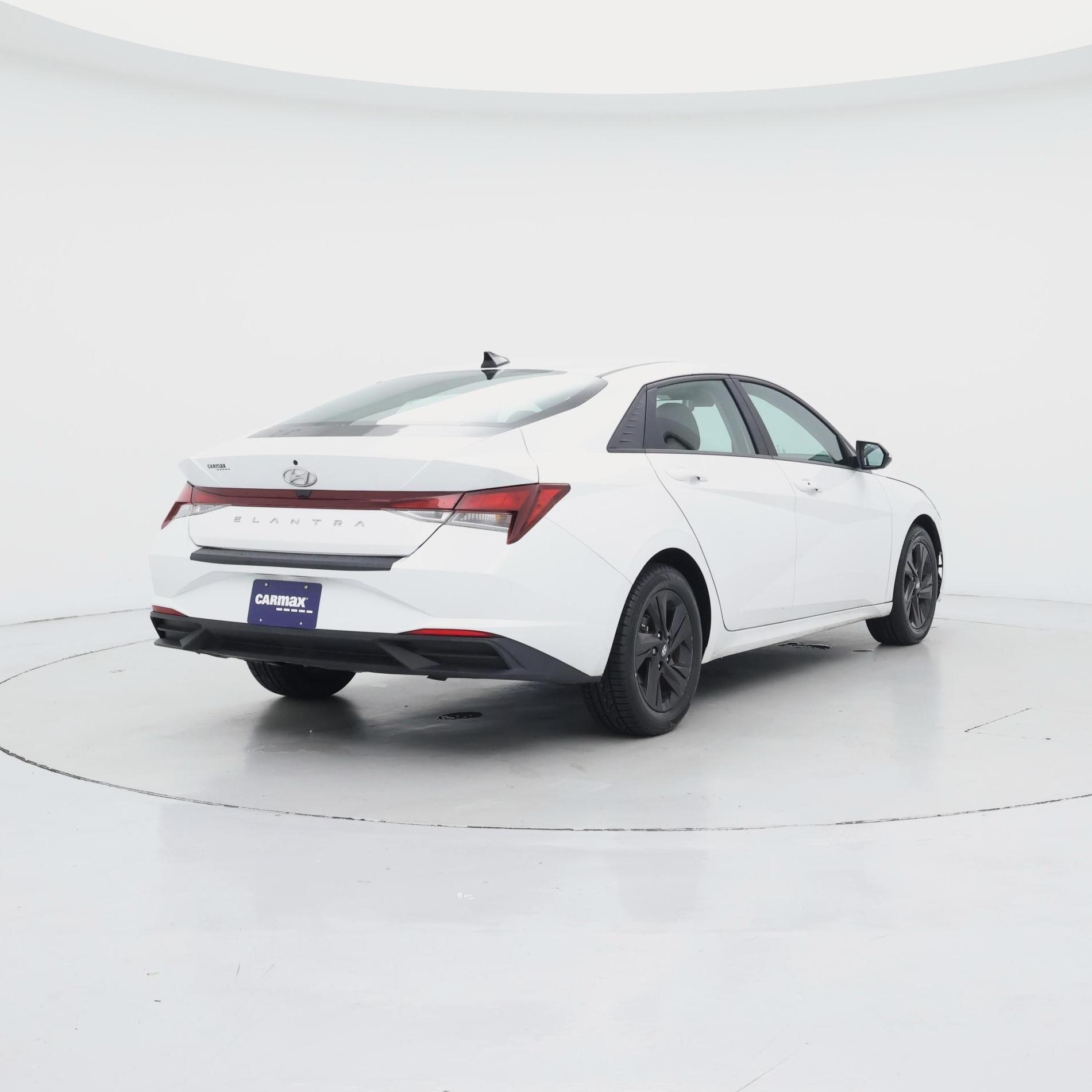 Thumbnail: 2022 Hyundai Elantra - 8