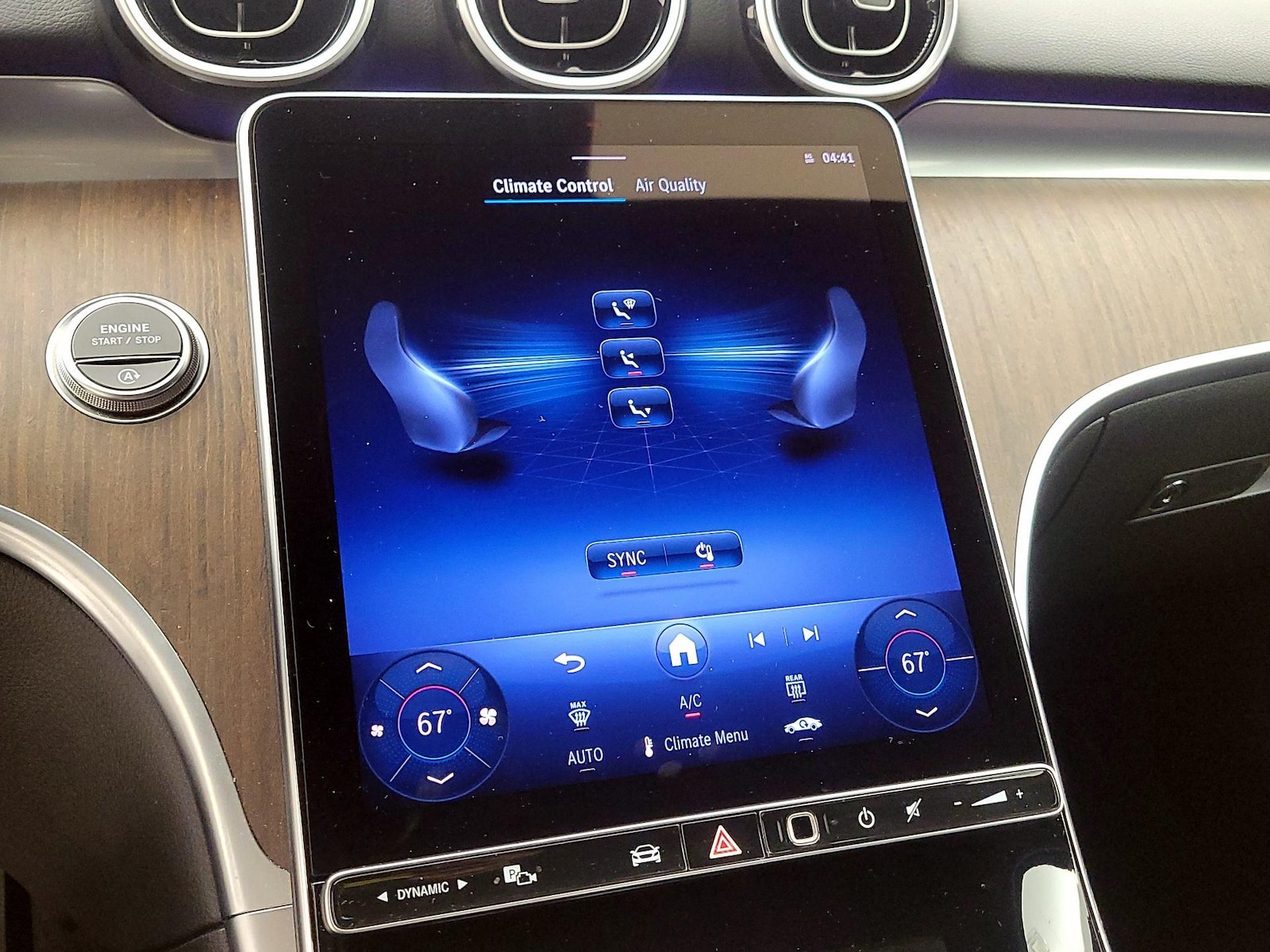 2025 Mercedes-Benz C-Class Sedan C 300 - Photo 17