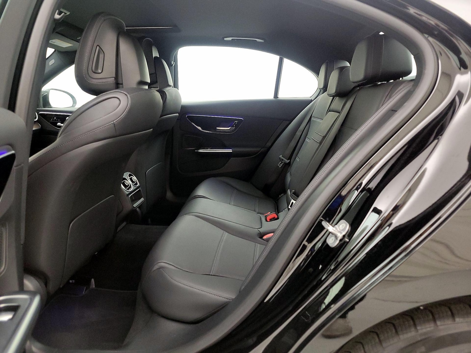 2025 Mercedes-Benz C-Class Sedan C 300 - Photo 20