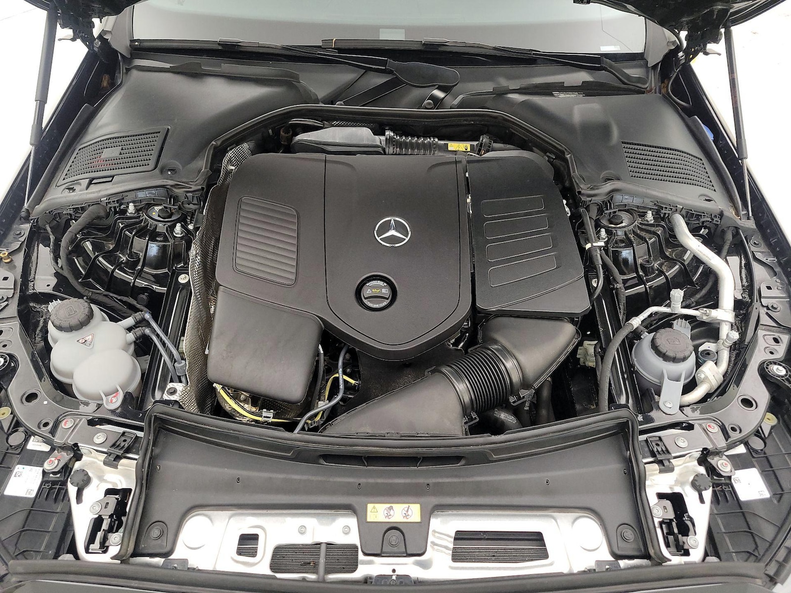 2025 Mercedes-Benz C-Class Sedan C 300 - Photo 22