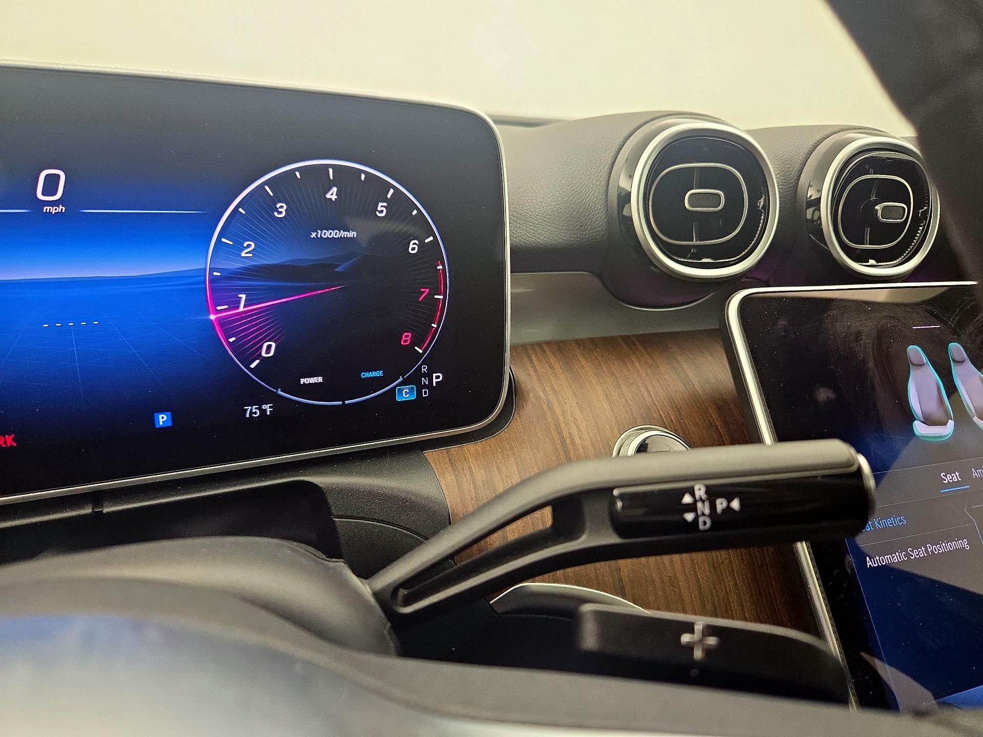 Thumbnail: 2025 Mercedes-Benz C-Class - 17
