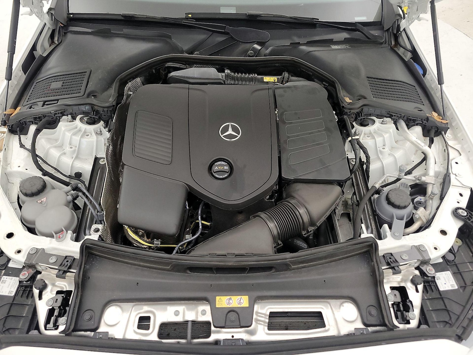2025 Mercedes-Benz C-Class Sedan C 300 - Photo 22