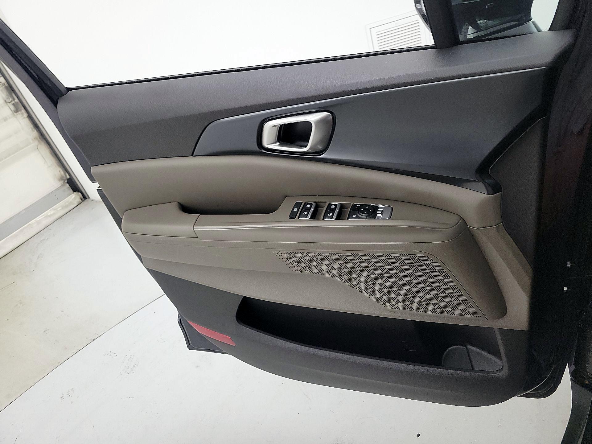 Thumbnail: 2025 Kia Carnival - 12
