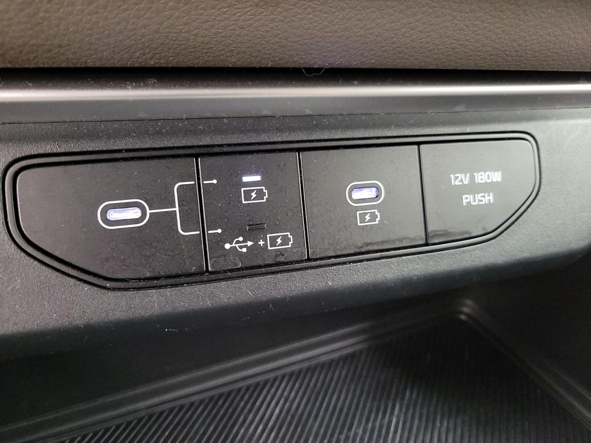 Thumbnail: 2025 Kia Carnival - 19