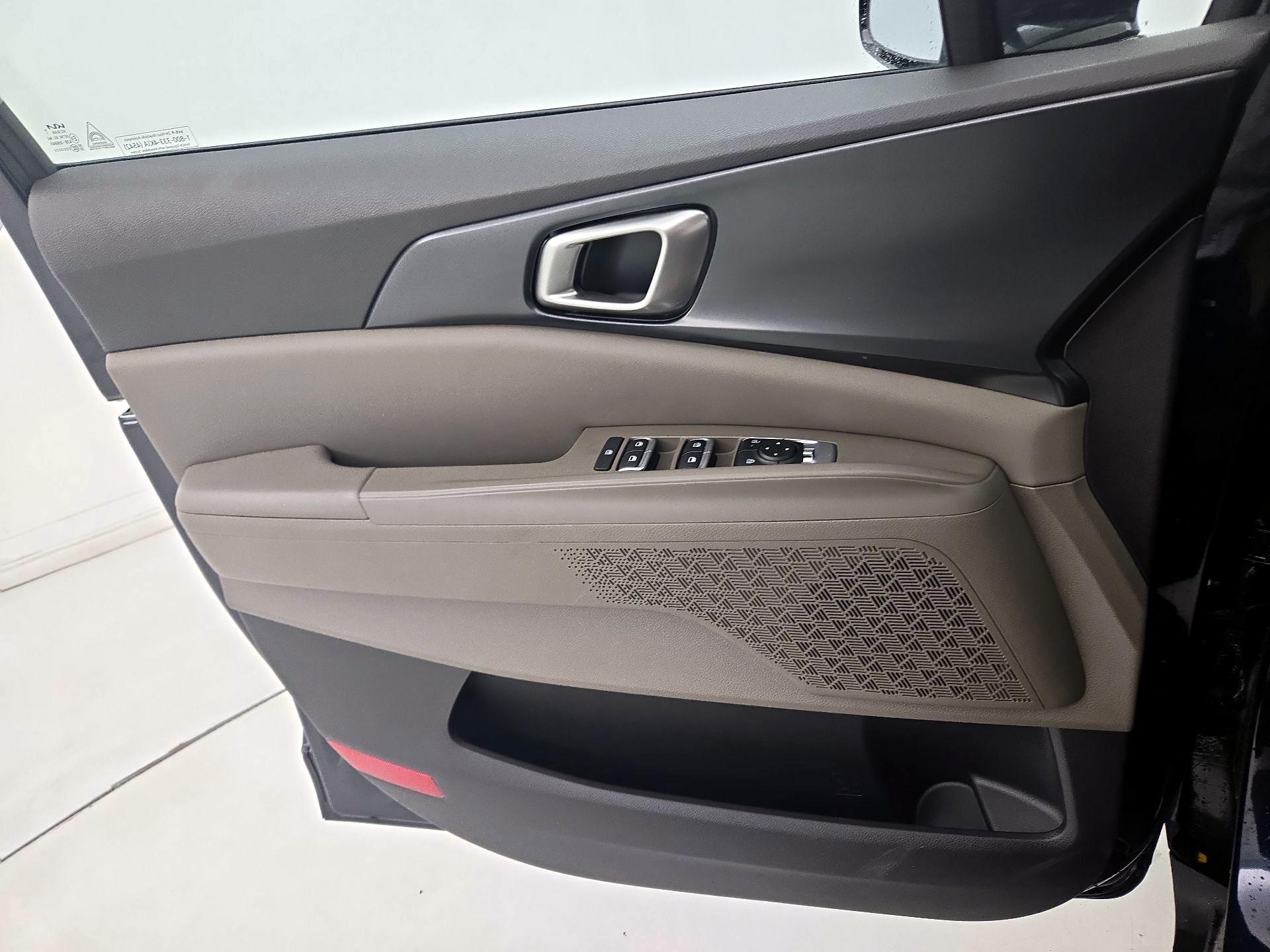 Thumbnail: 2025 Kia Carnival - 12