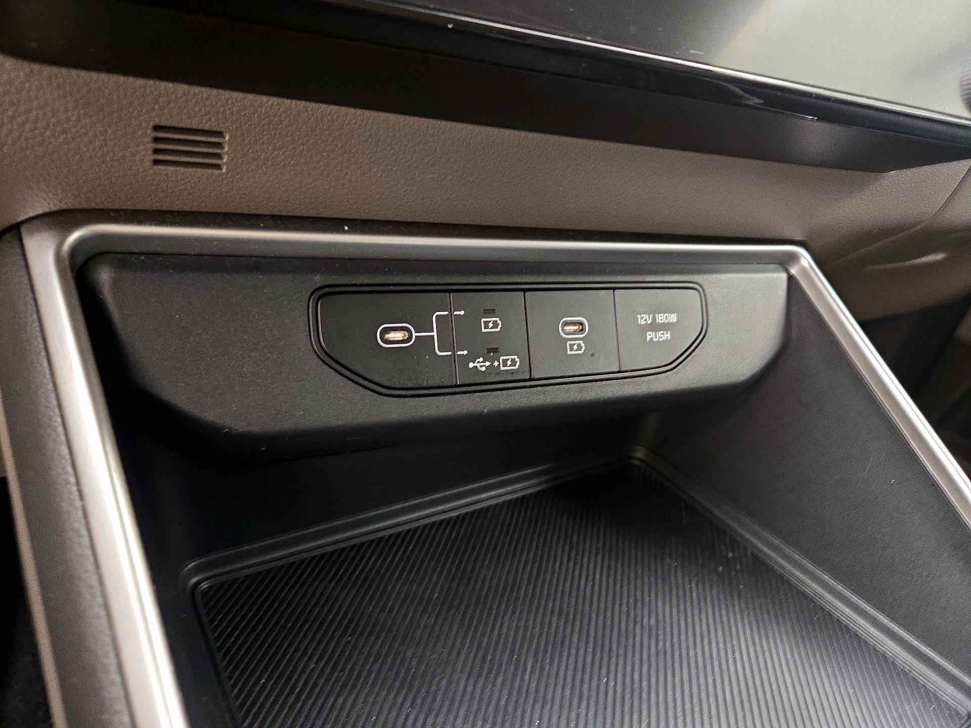 Thumbnail: 2025 Kia Carnival - 19