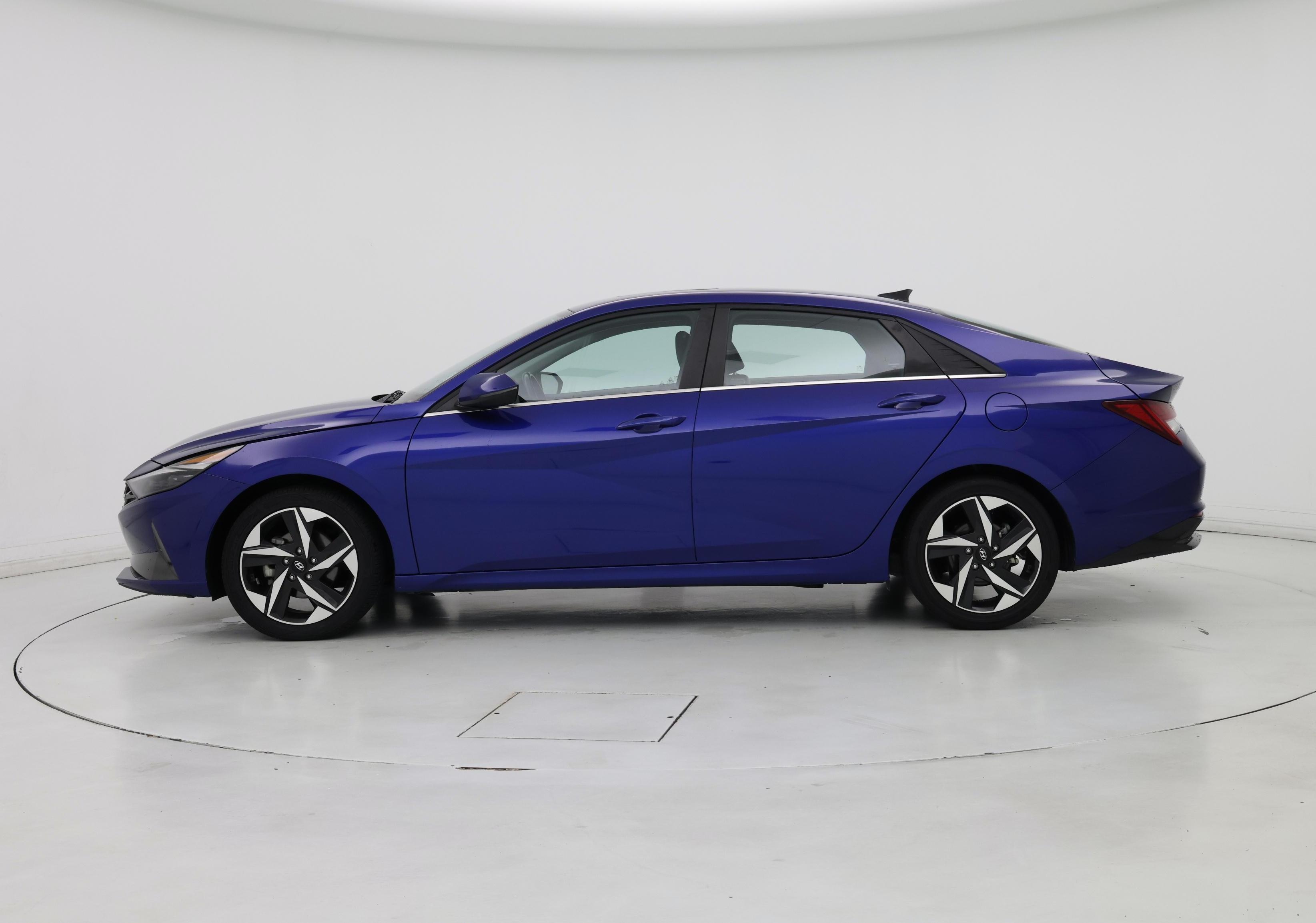 Thumbnail: 2023 Hyundai Elantra - 3