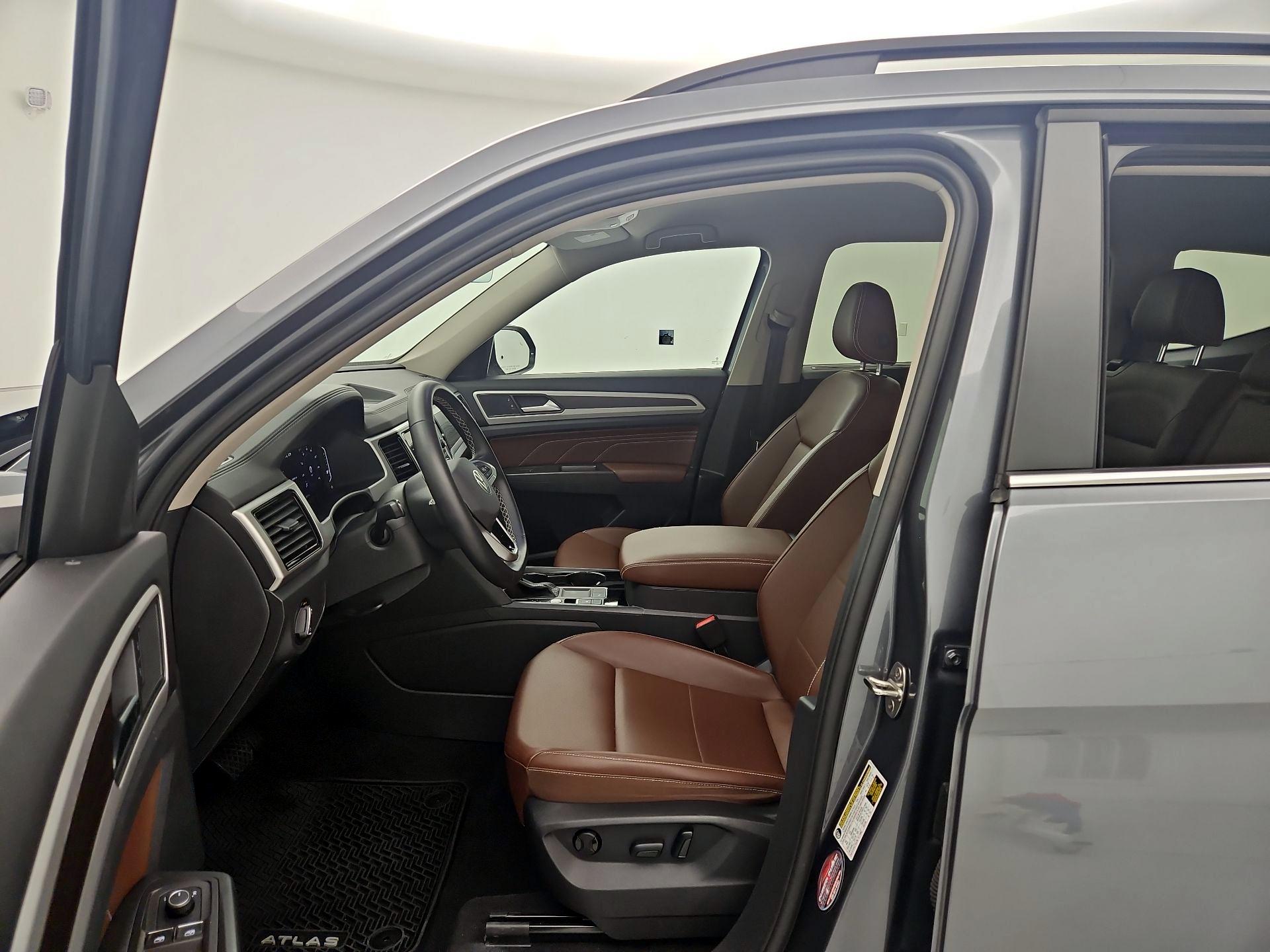 Thumbnail: 2023 Volkswagen Atlas - 11