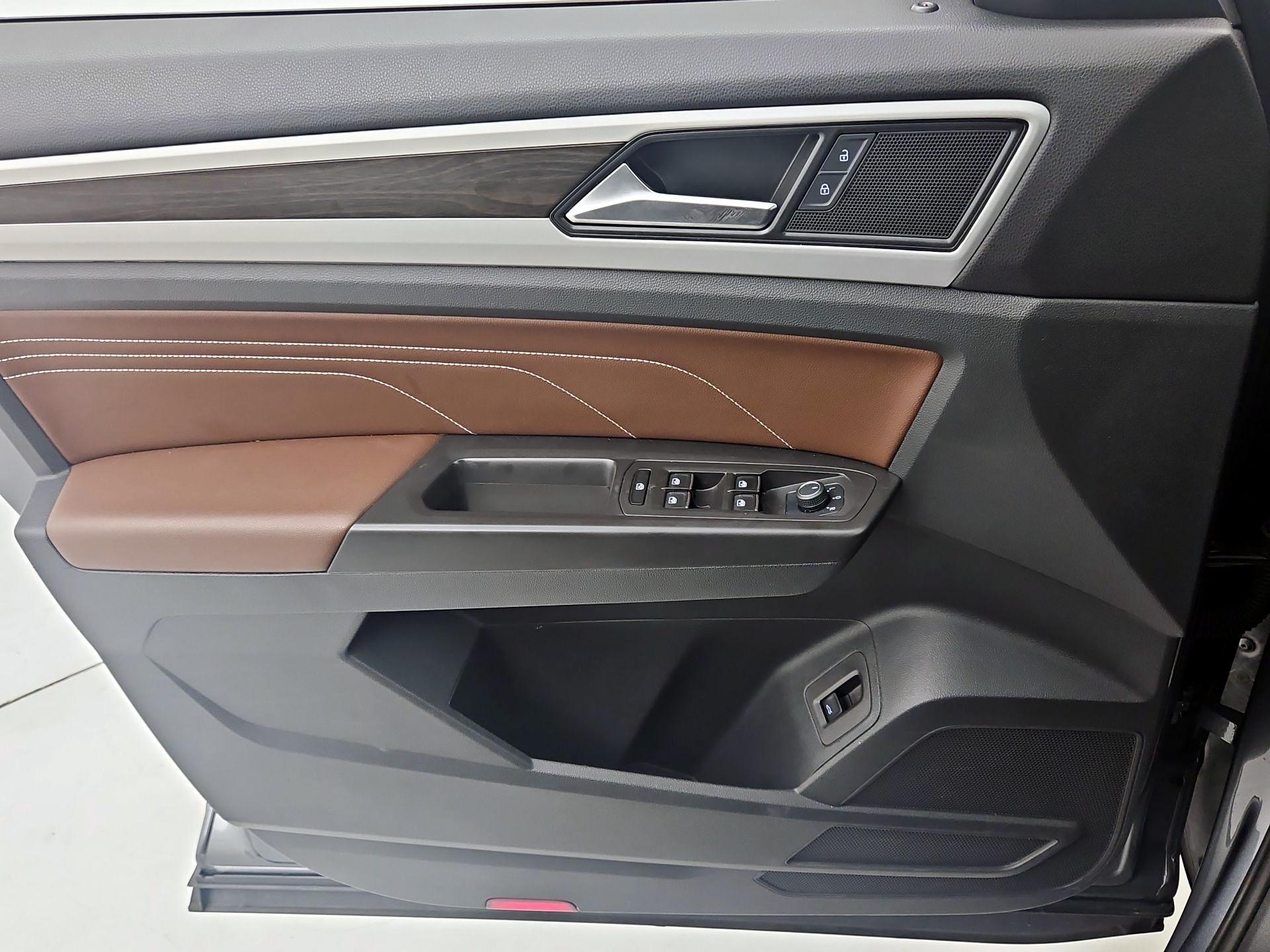 Thumbnail: 2023 Volkswagen Atlas - 12