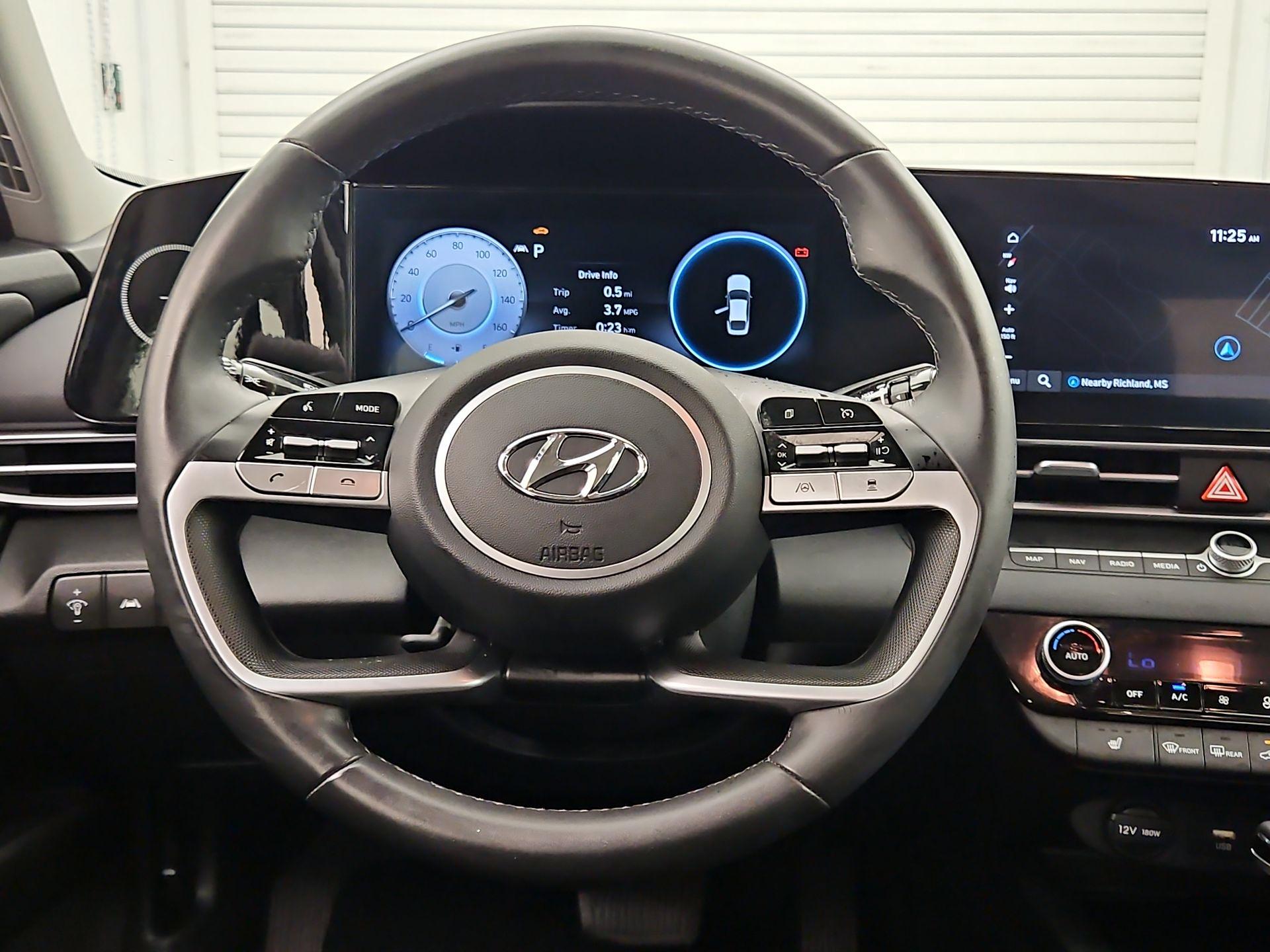 Thumbnail: 2023 Hyundai Elantra - 10