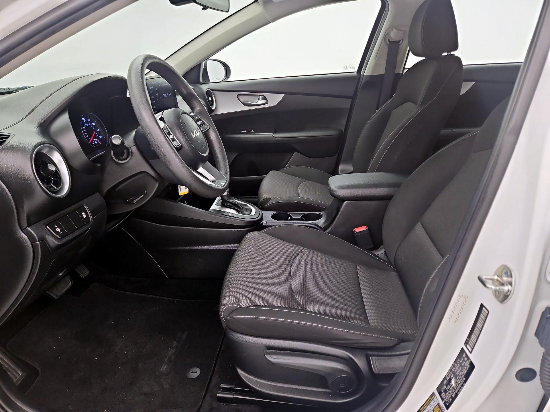 Thumbnail: 2023 Kia Forte - 9