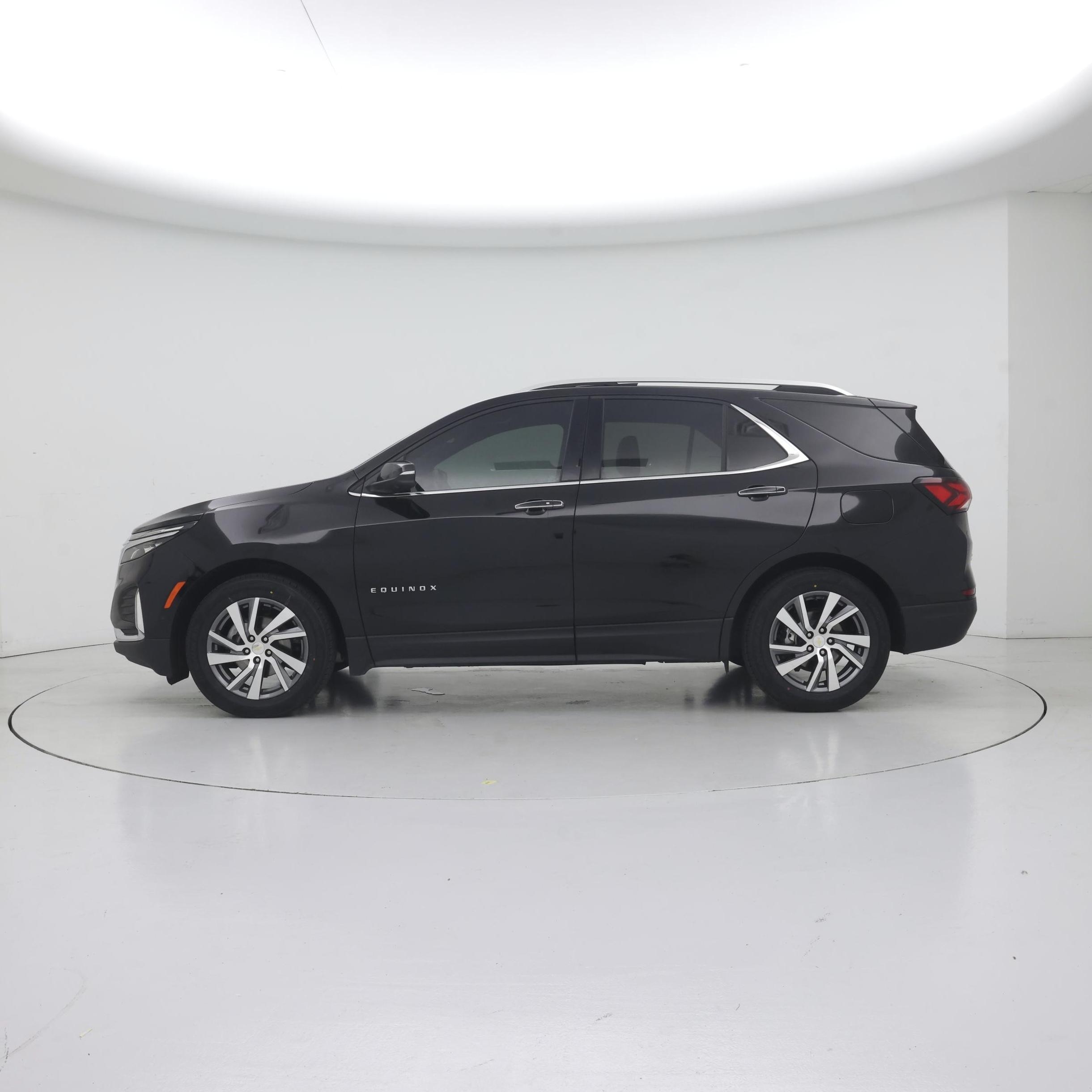 Thumbnail: 2023 Chevrolet Equinox - 3