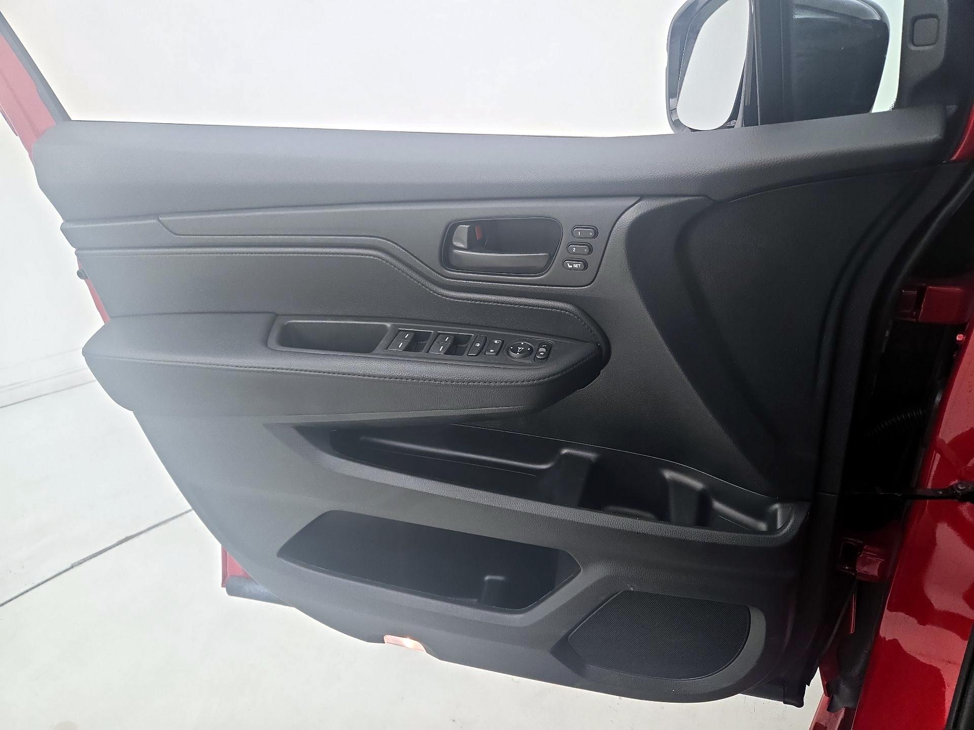 Thumbnail: 2025 Honda Odyssey - 12