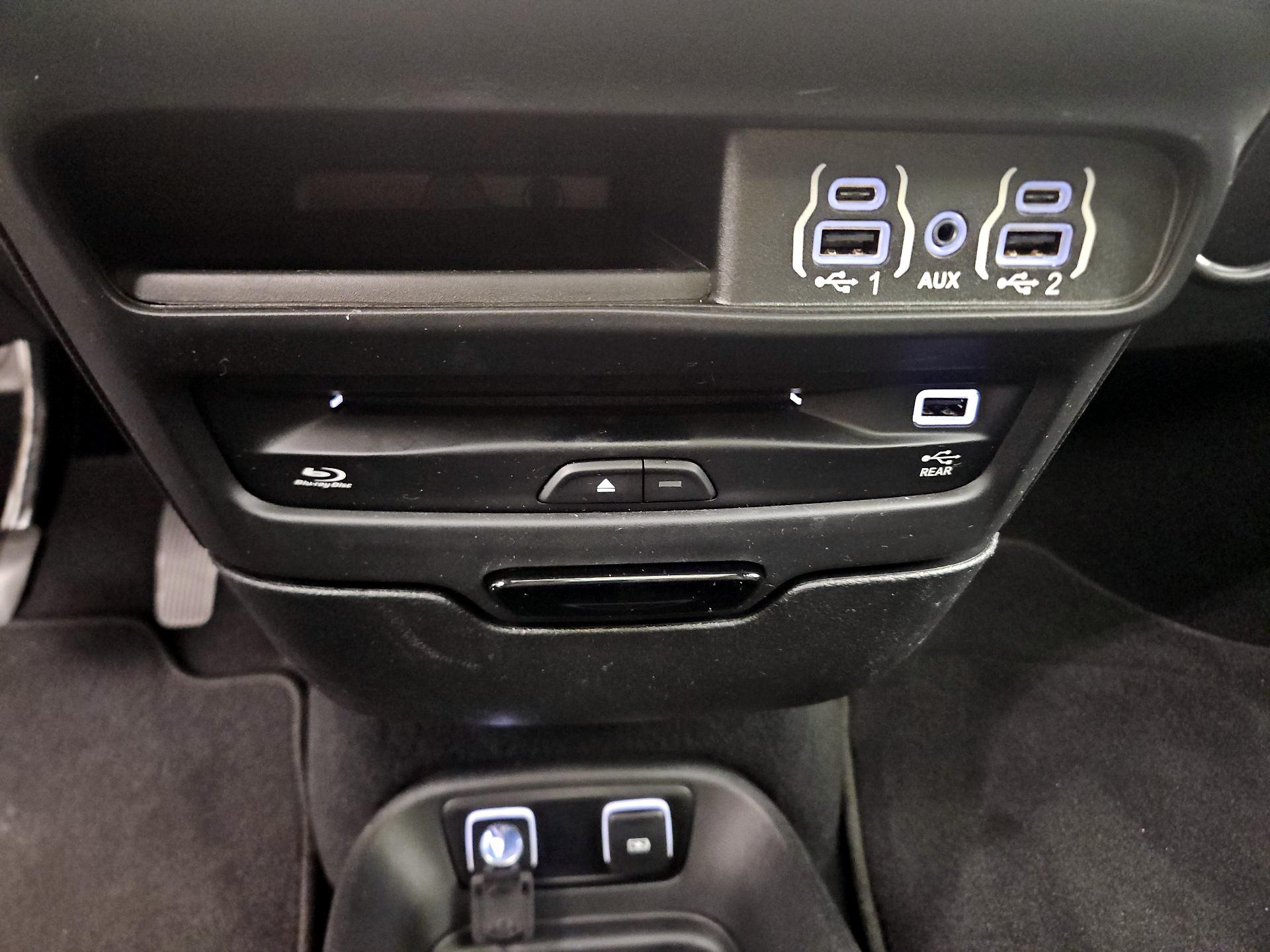 Thumbnail: 2021 Chrysler Pacifica - 16