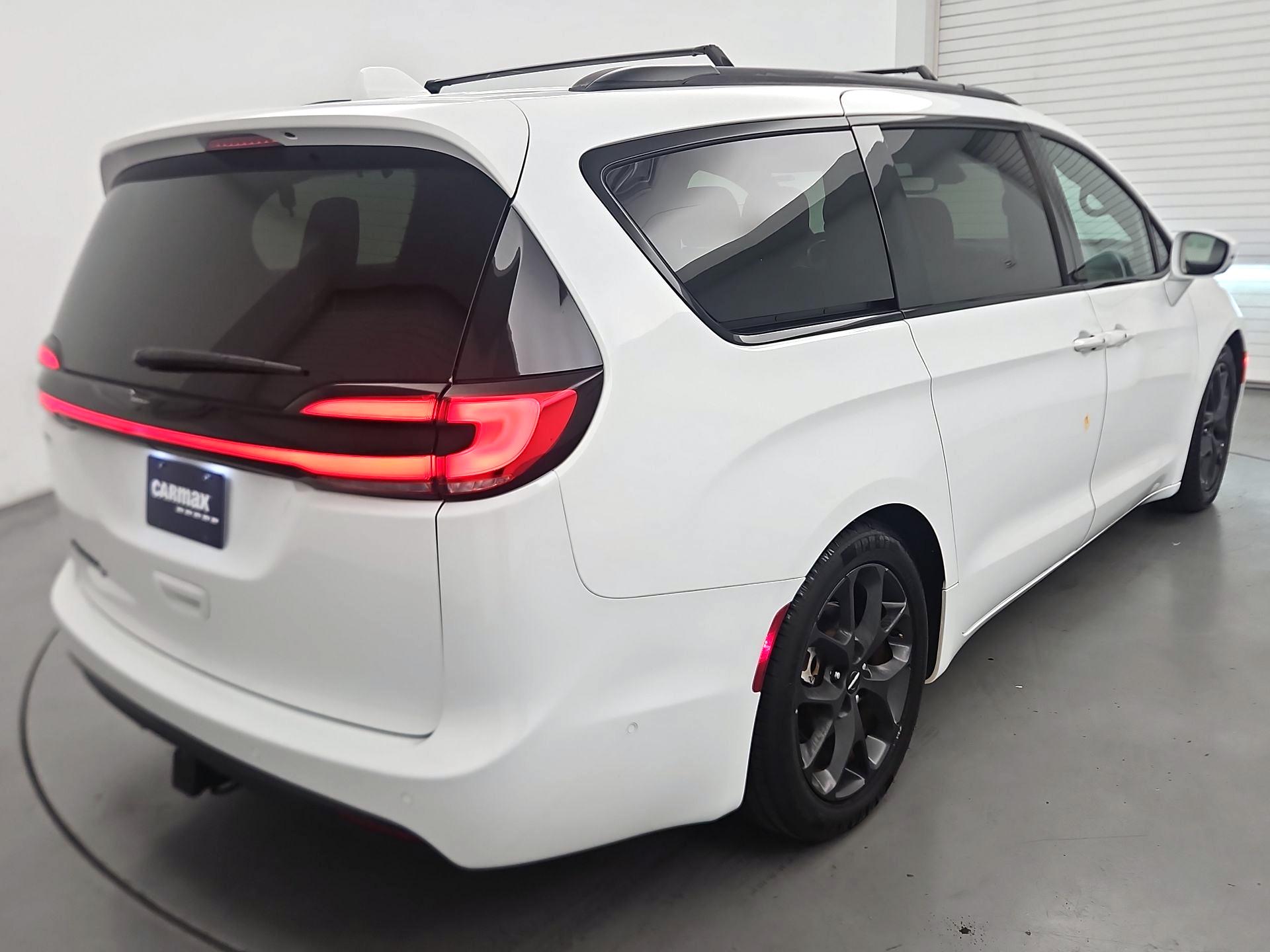Thumbnail: 2021 Chrysler Pacifica - 5