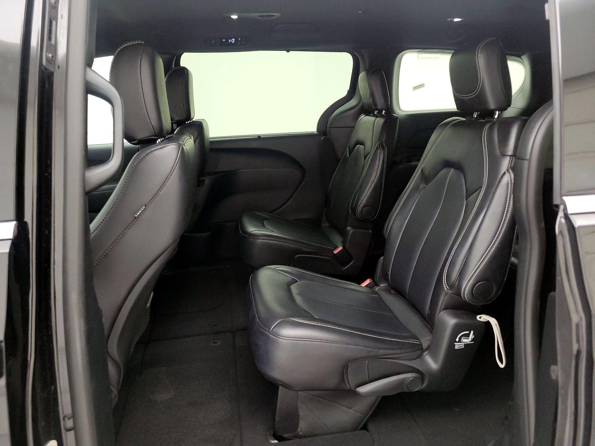 Thumbnail: 2025 Chrysler Pacifica - 19