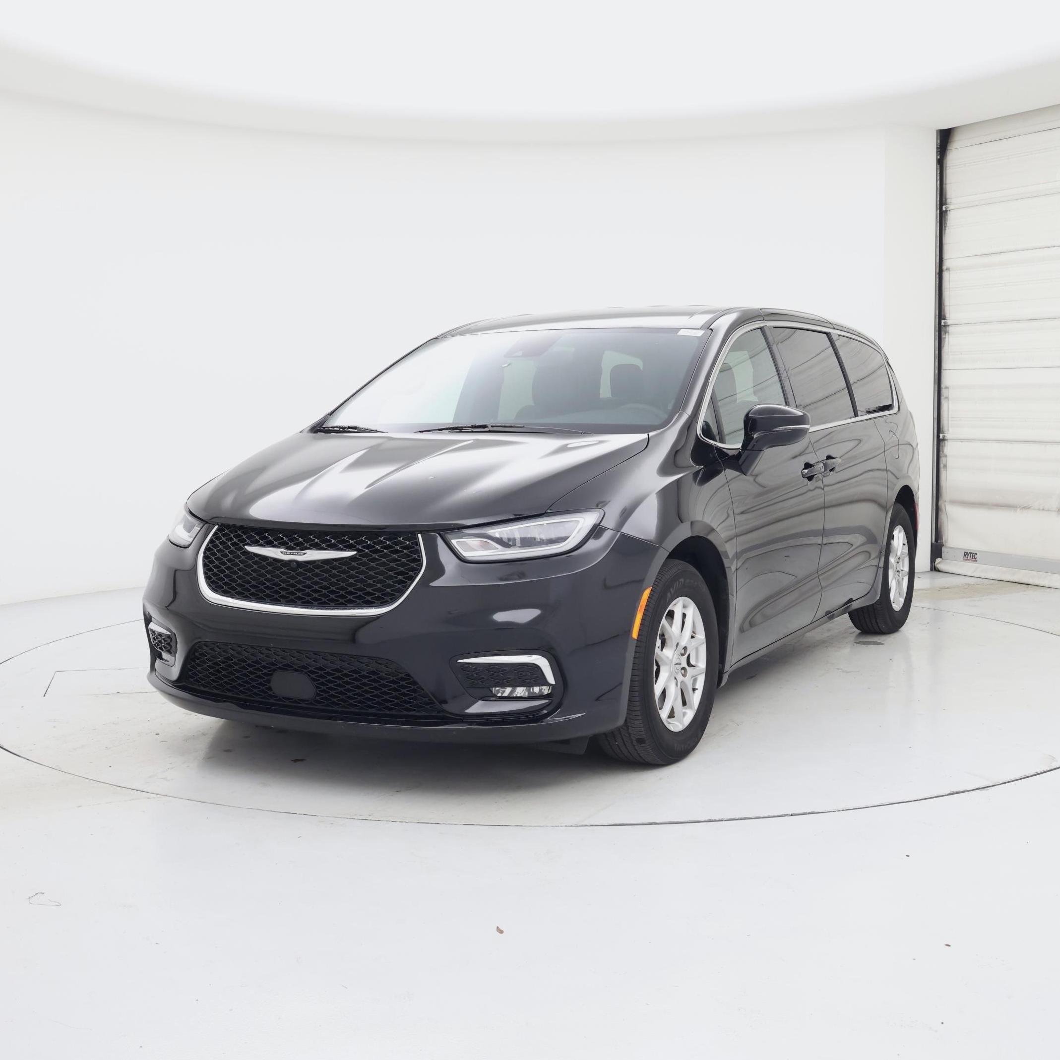 Thumbnail: 2025 Chrysler Pacifica - 4