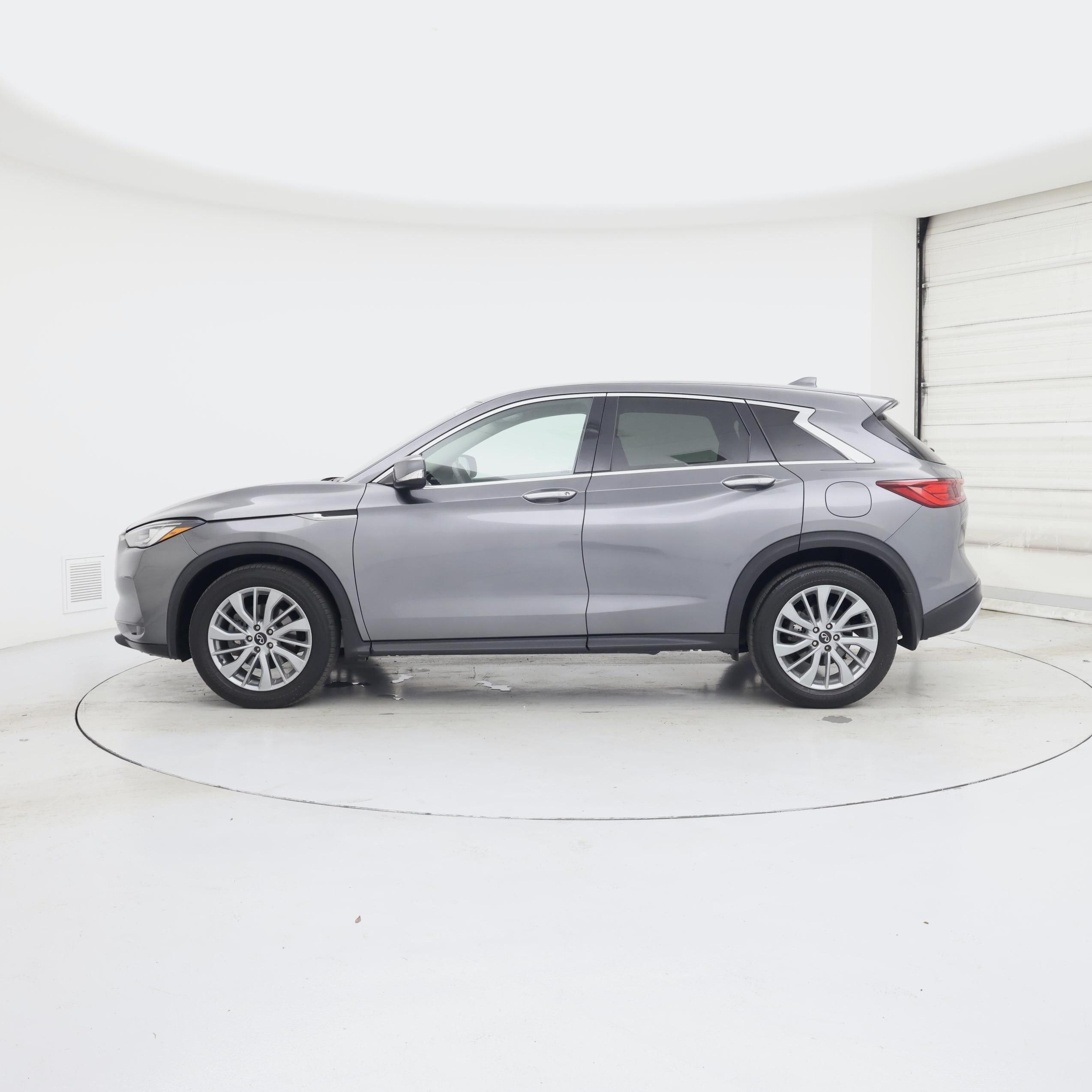 Thumbnail: 2023 INFINITI QX50 - 3