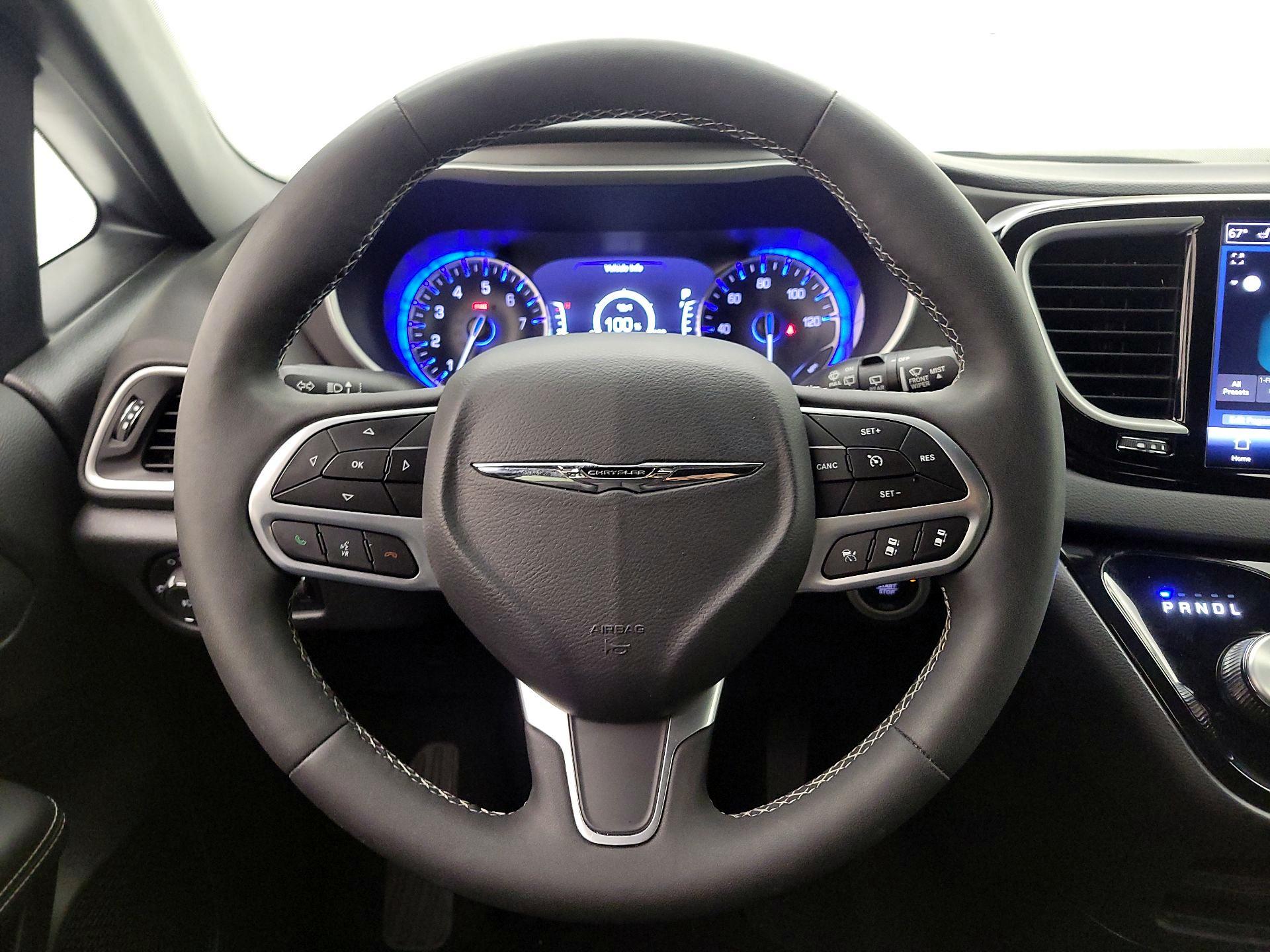 Thumbnail: 2025 Chrysler Pacifica - 10